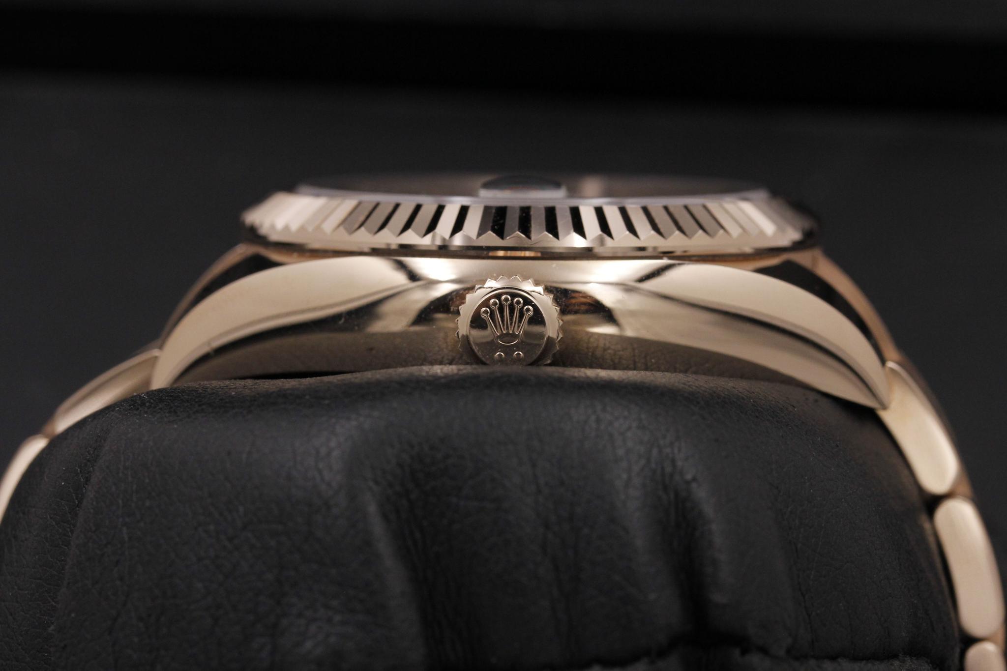 Watch Image 3