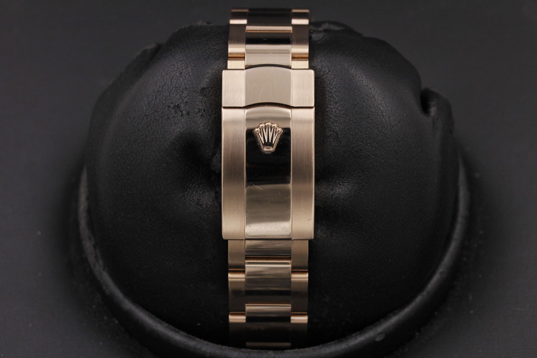 Watch Image 8