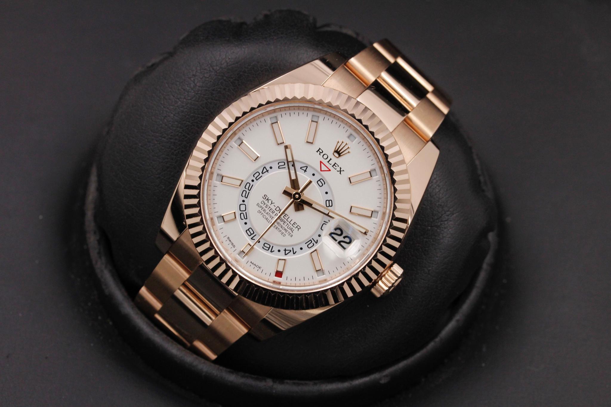 Watch Image 9