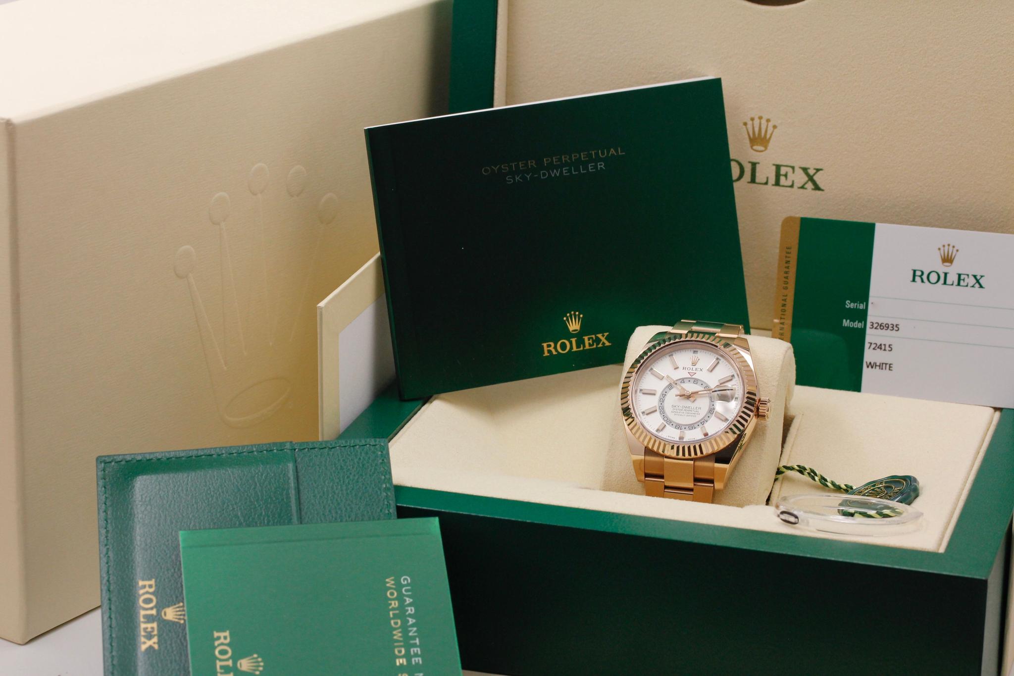 Watch Image 11