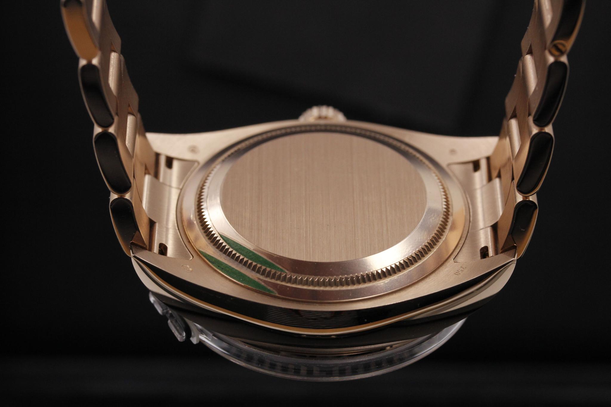 Watch Image 7