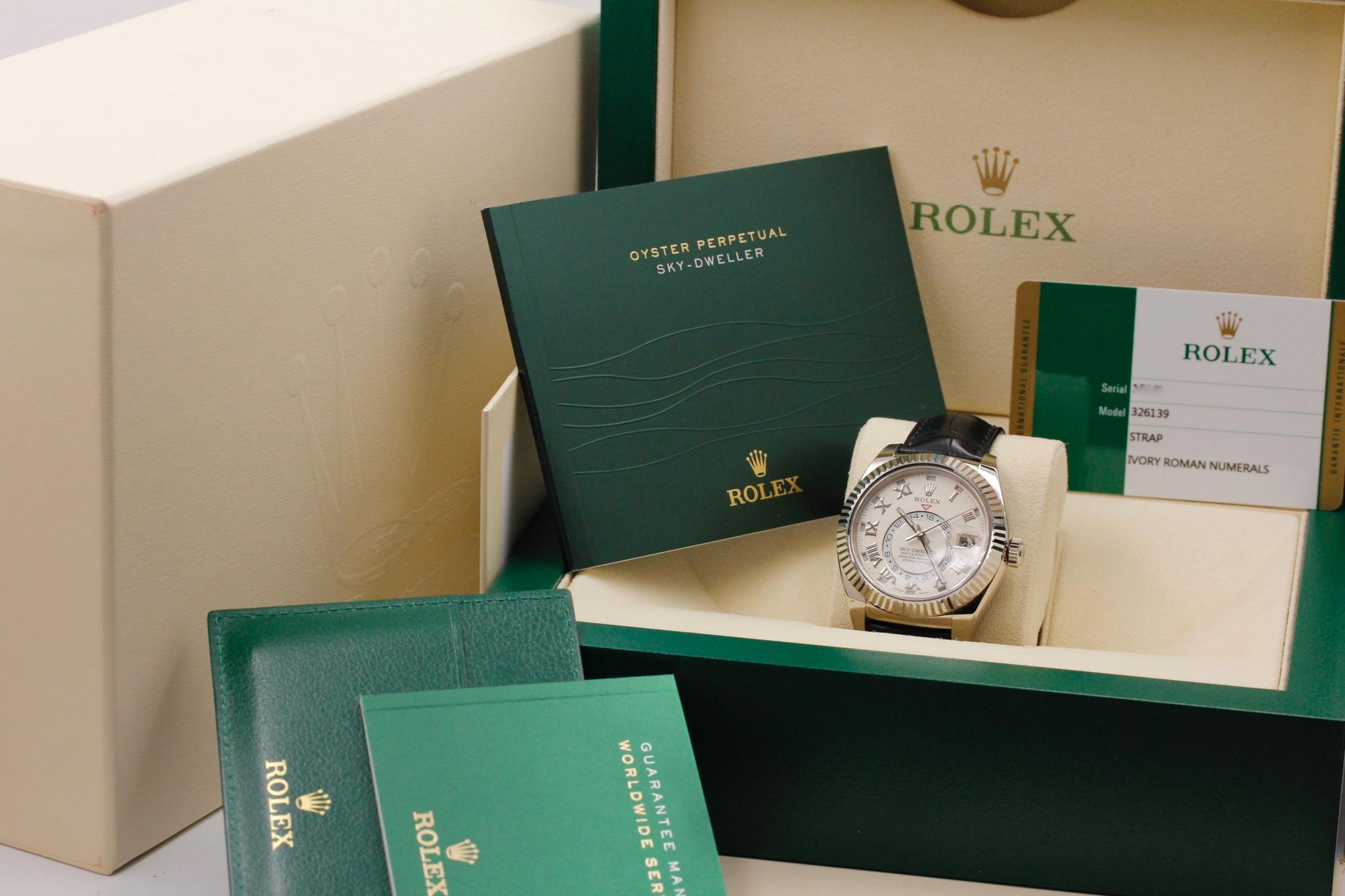 Watch Image 11