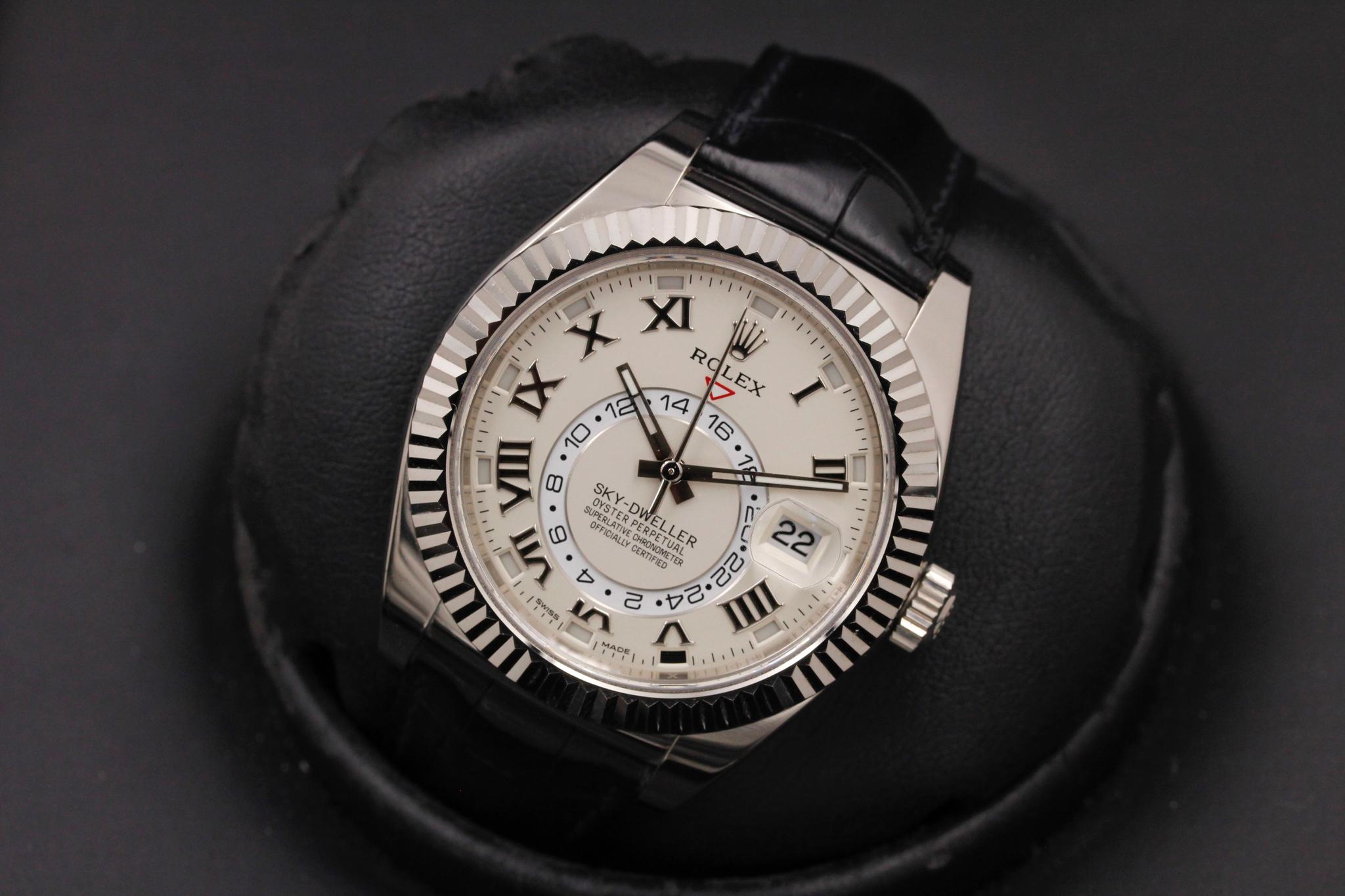 Watch Image 9