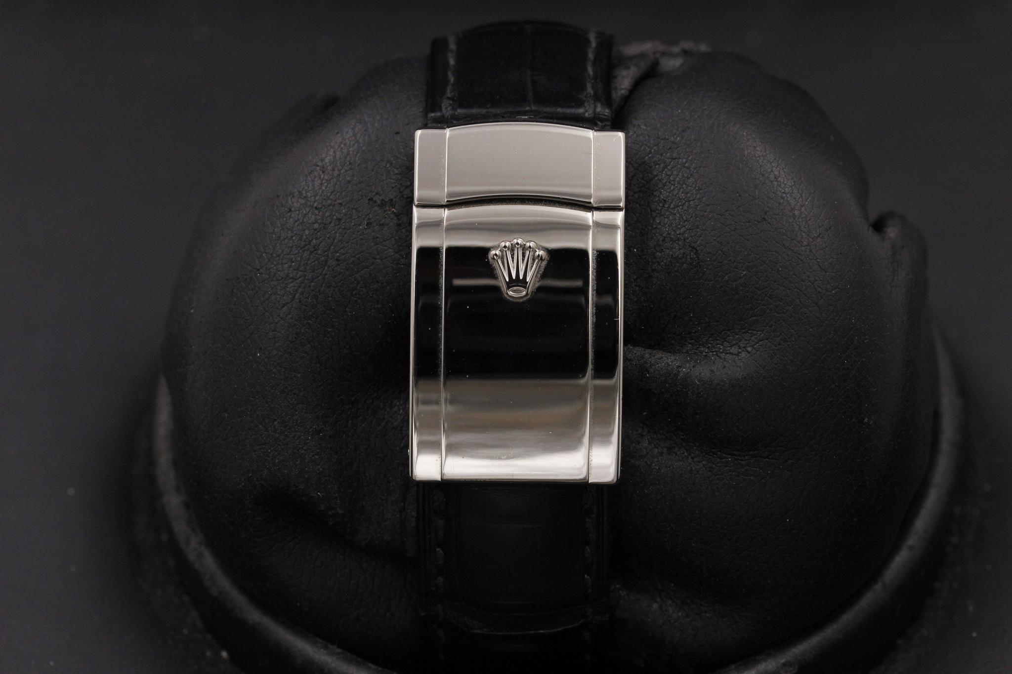 Watch Image 8