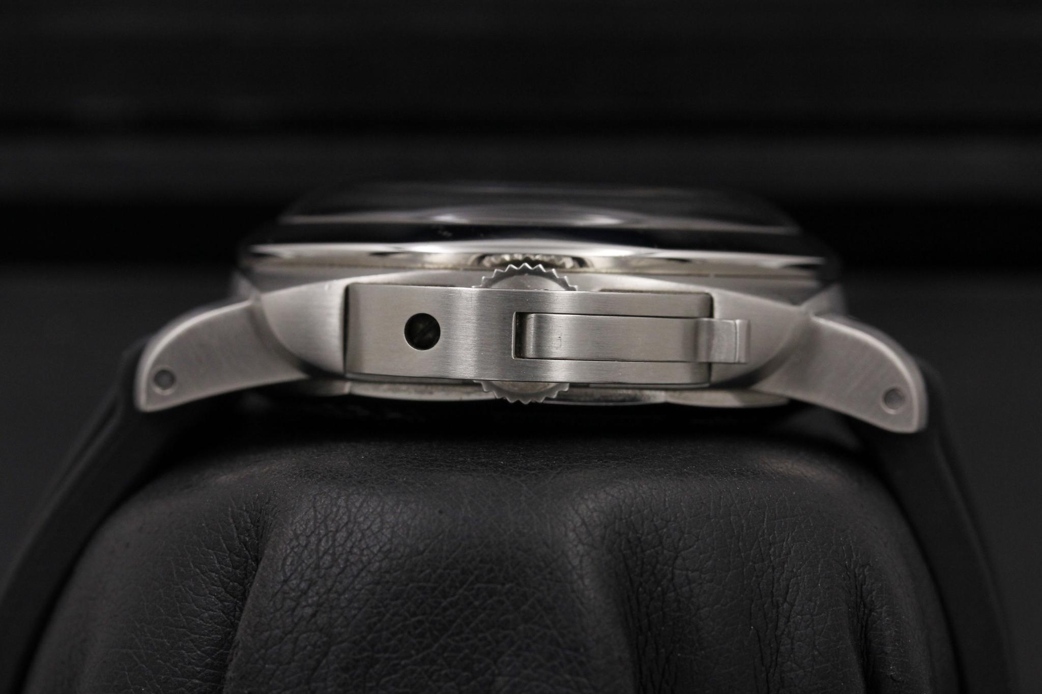 Watch Image 3