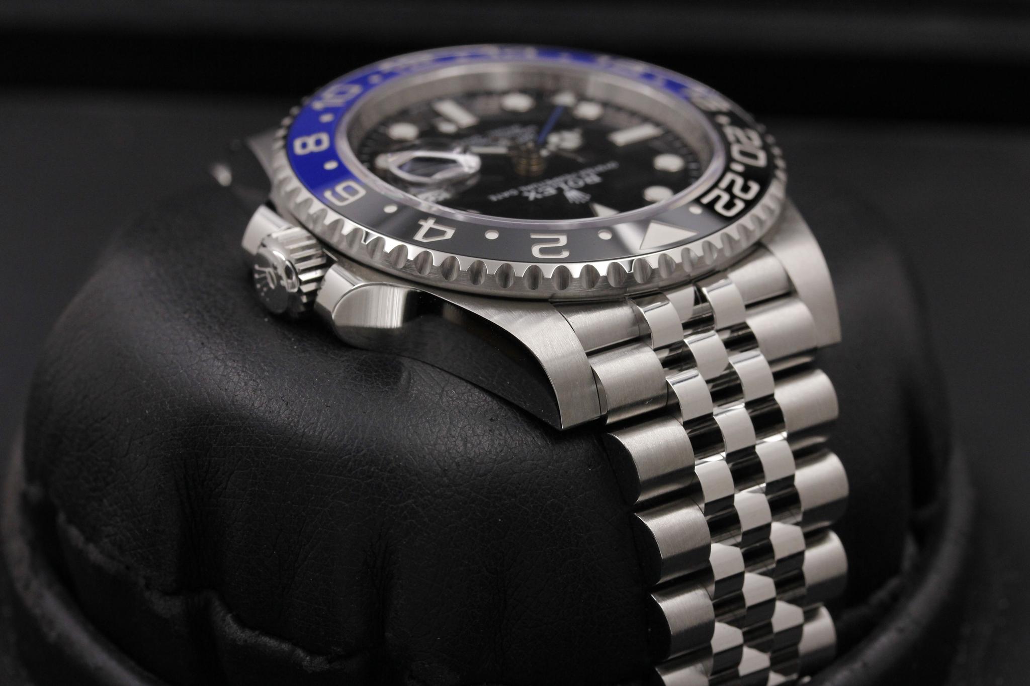 Watch Image 4