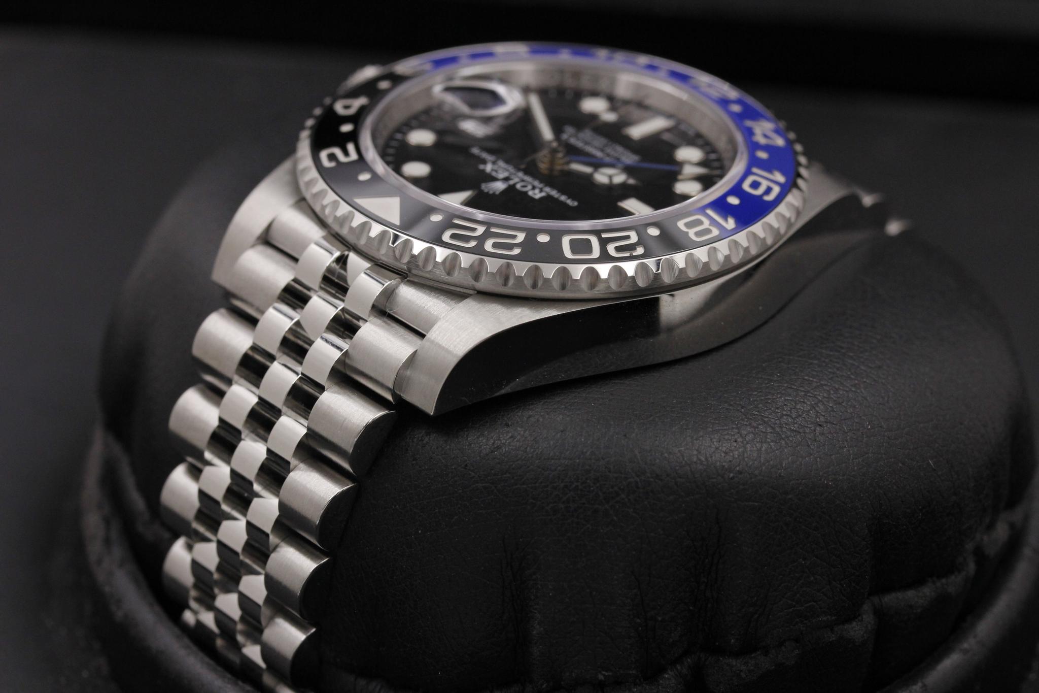 Watch Image 5