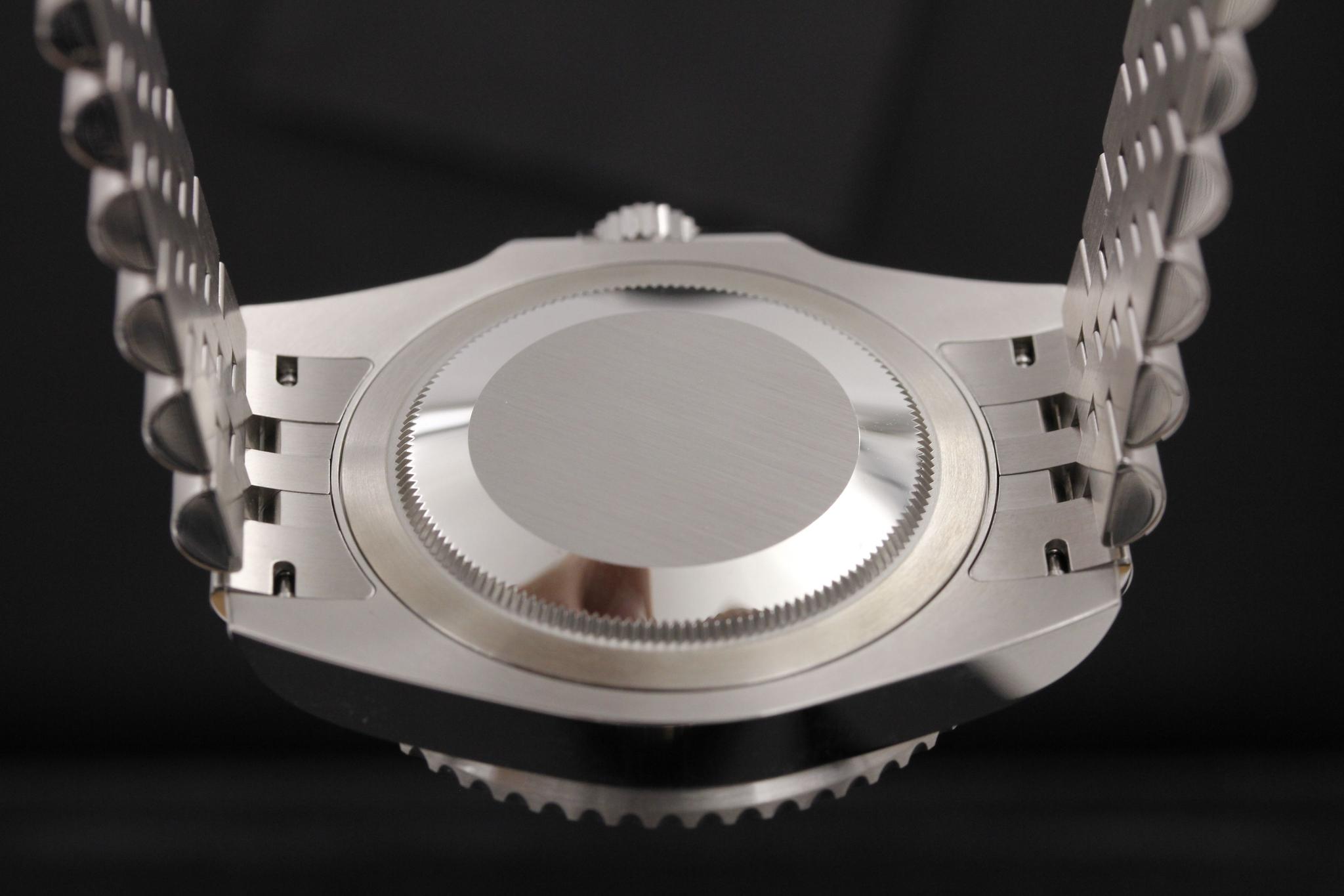 Watch Image 7