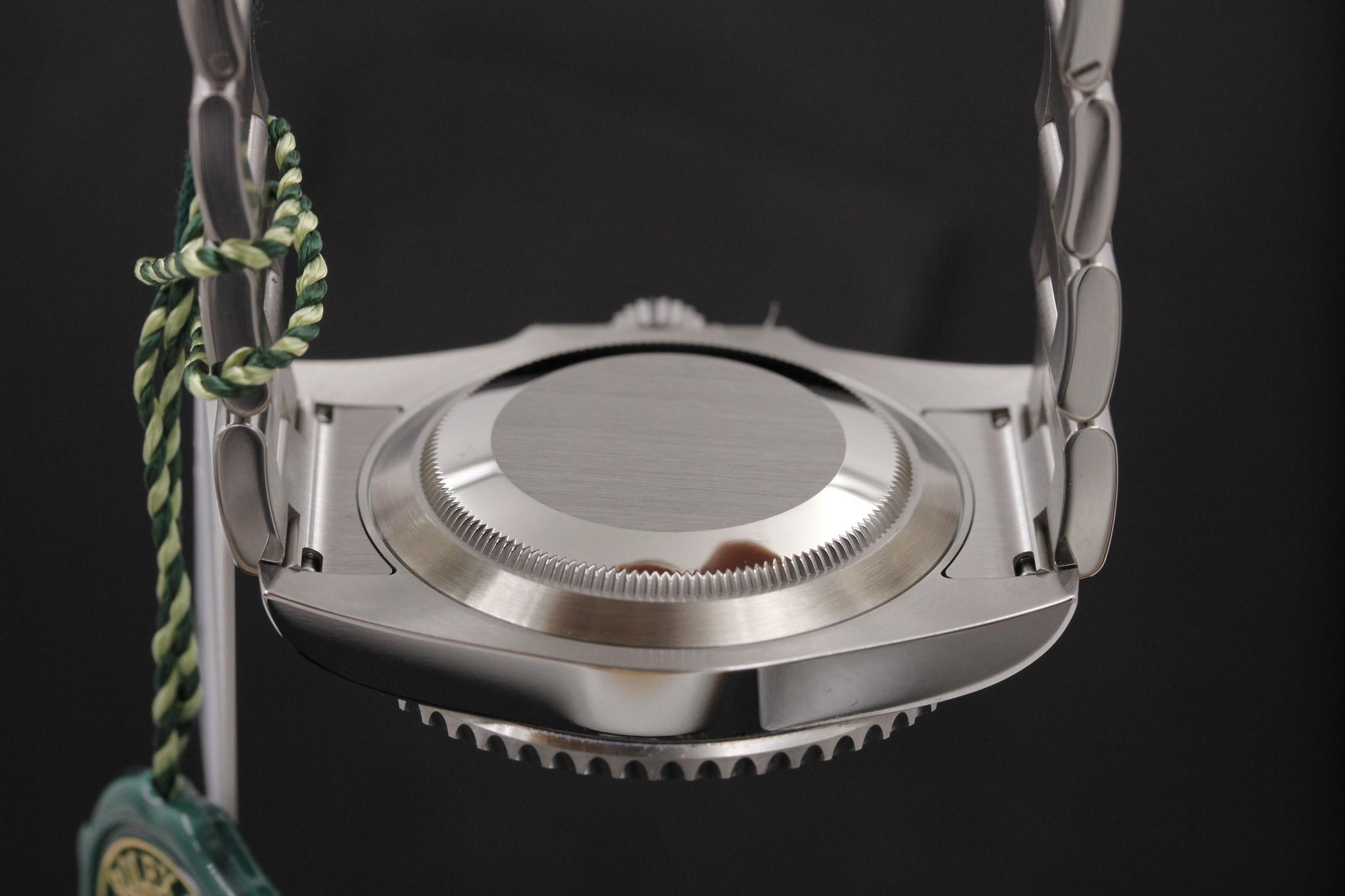 Watch Image 7