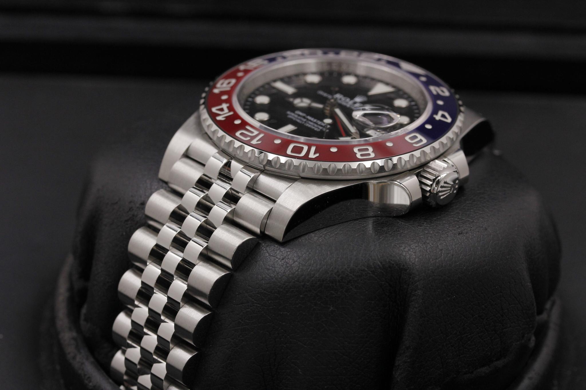 Watch Image 2