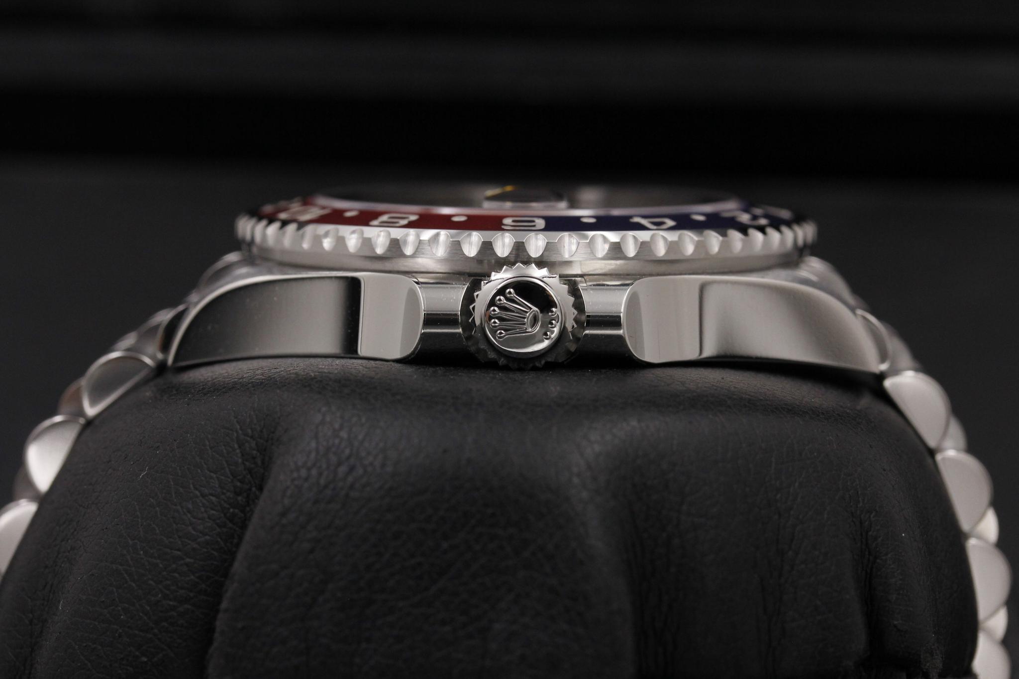 Watch Image 3