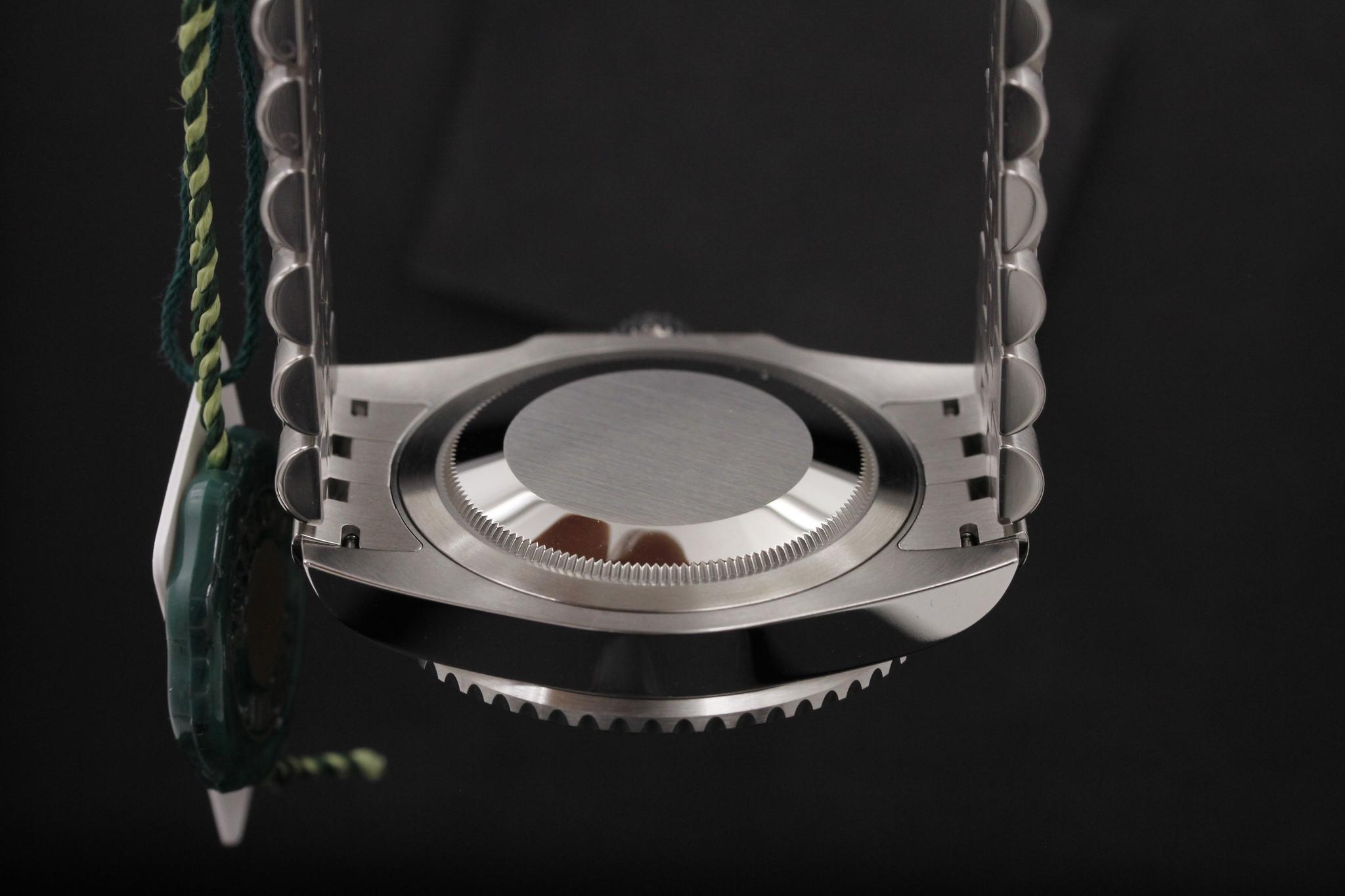 Watch Image 7