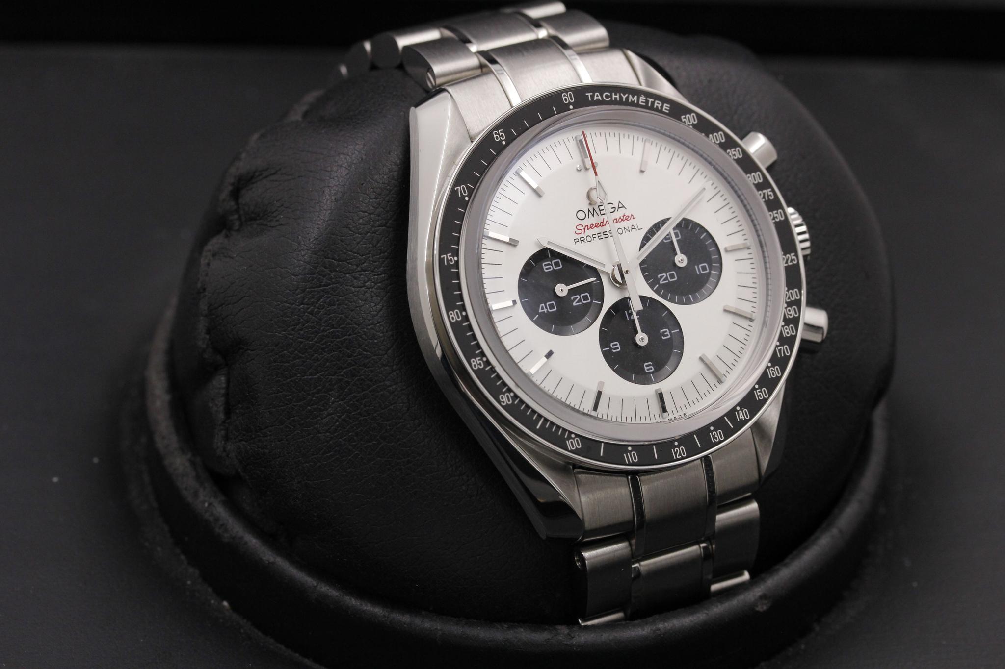 Watch Image 10