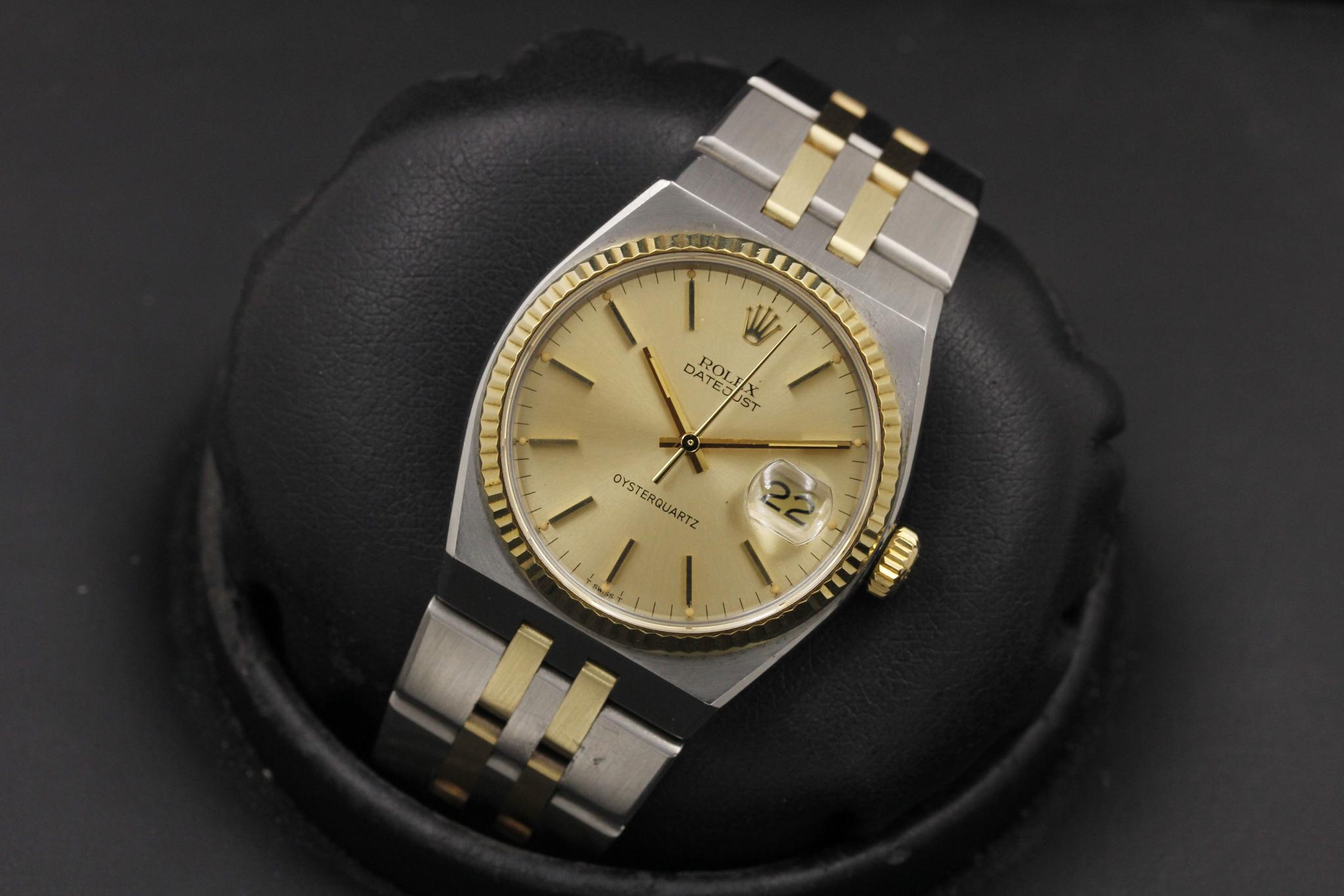 Watch Image 12