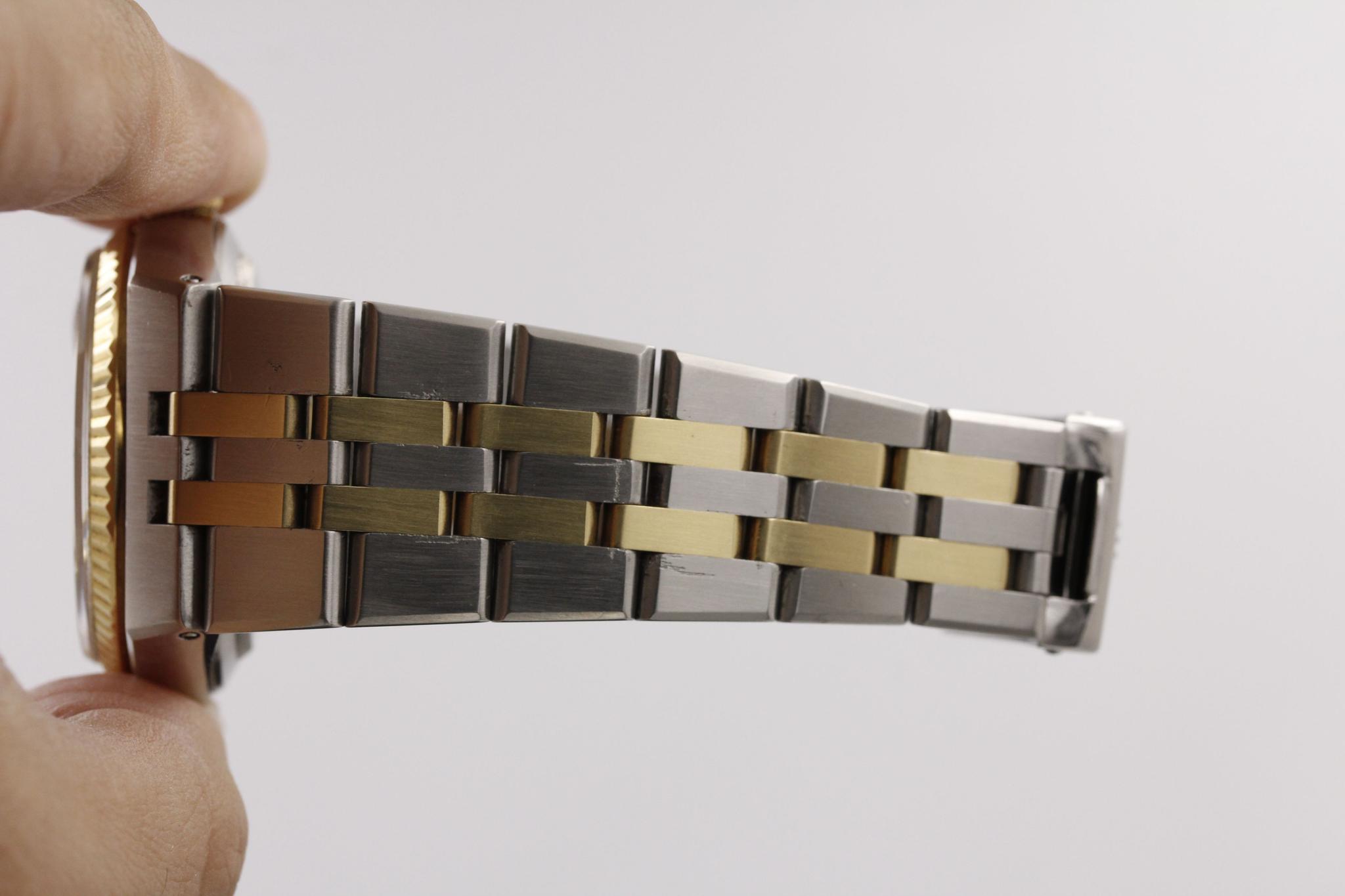 Watch Image 10