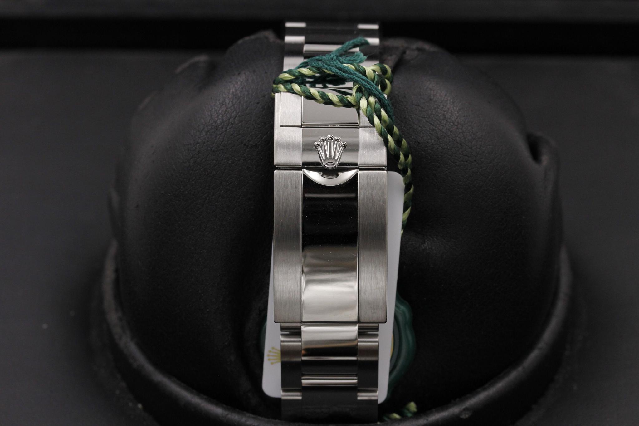 Watch Image 8