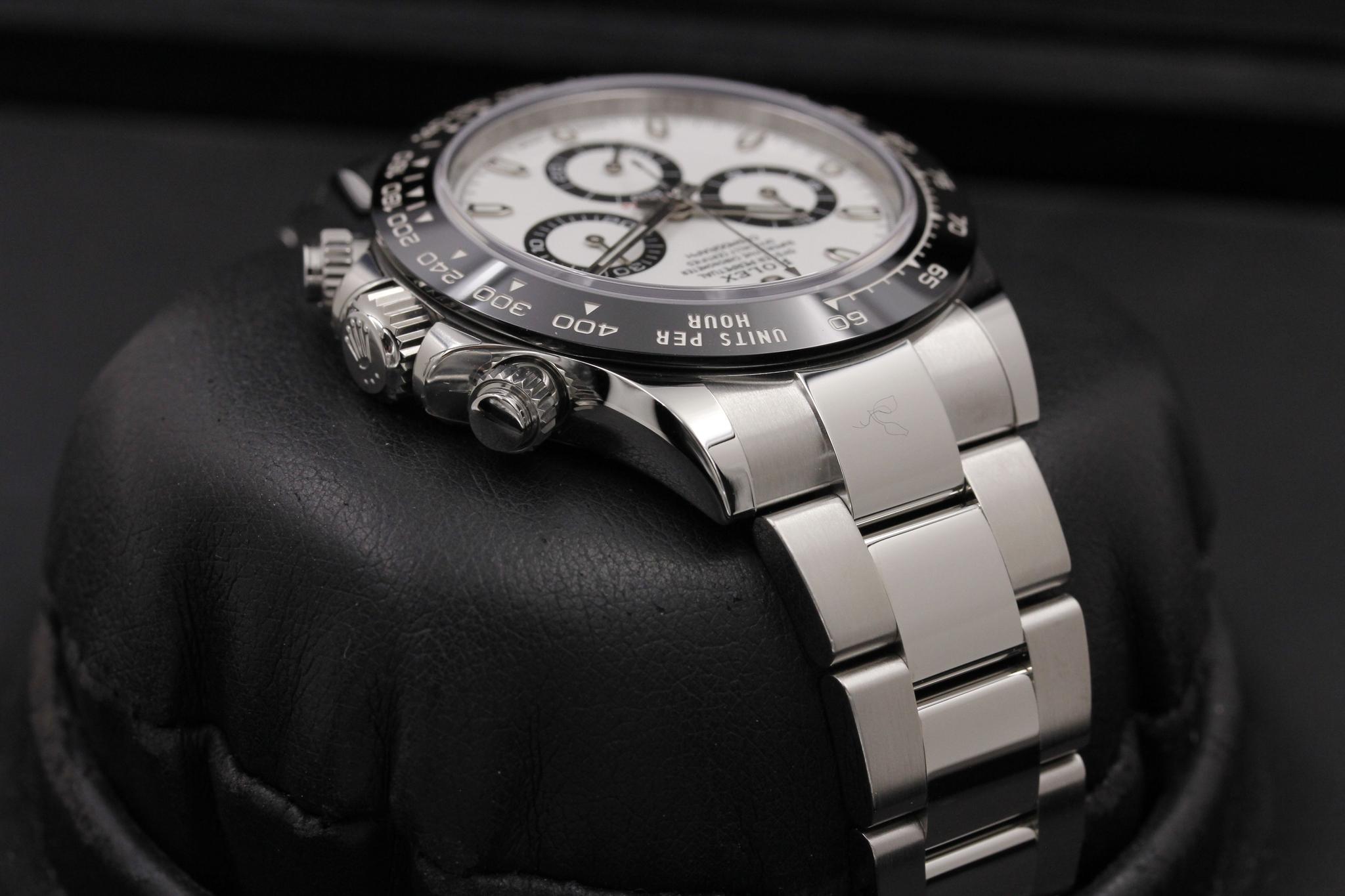 Watch Image 4