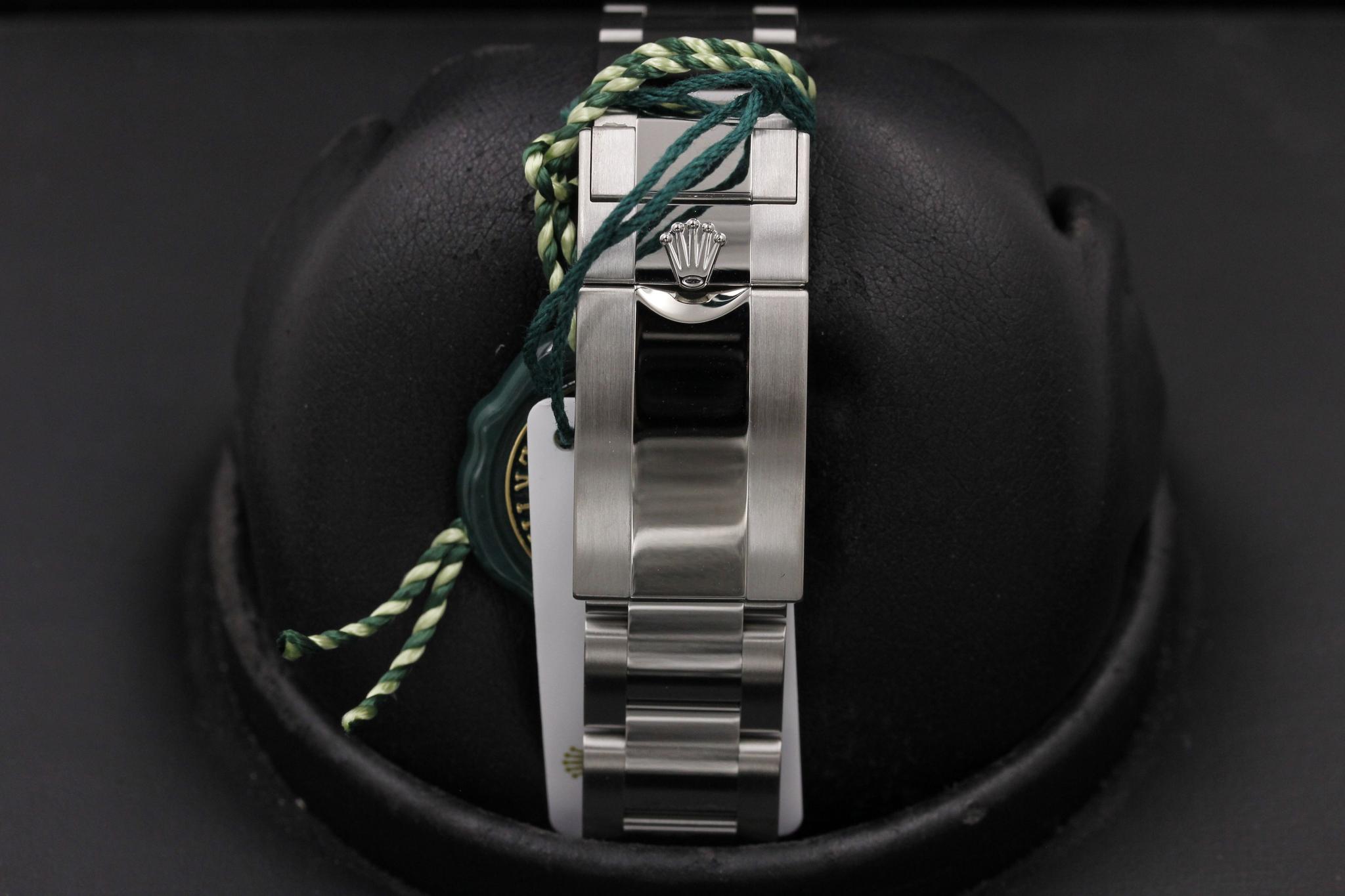 Watch Image 7