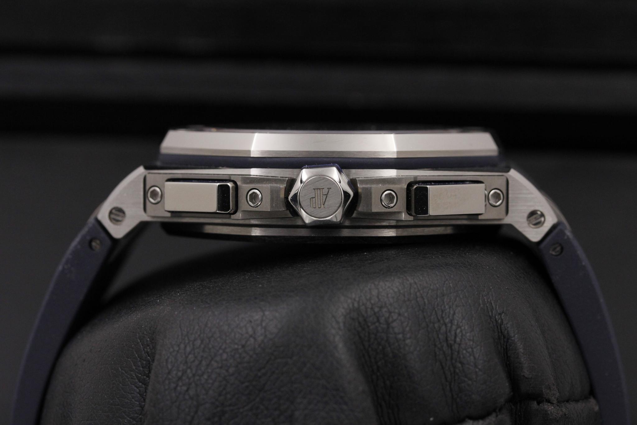 Watch Image 3