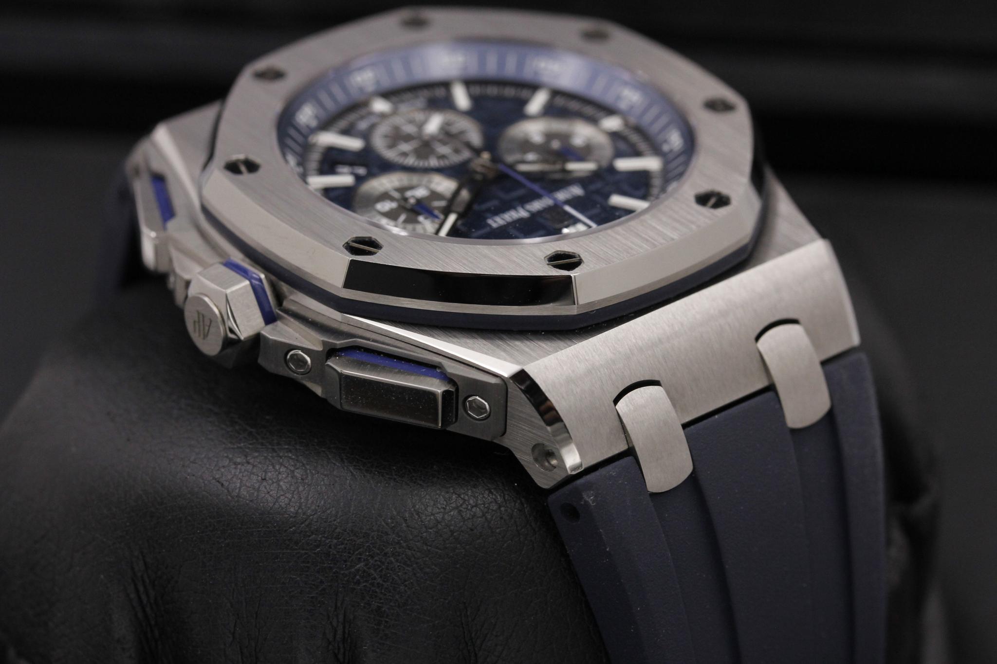 Watch Image 4