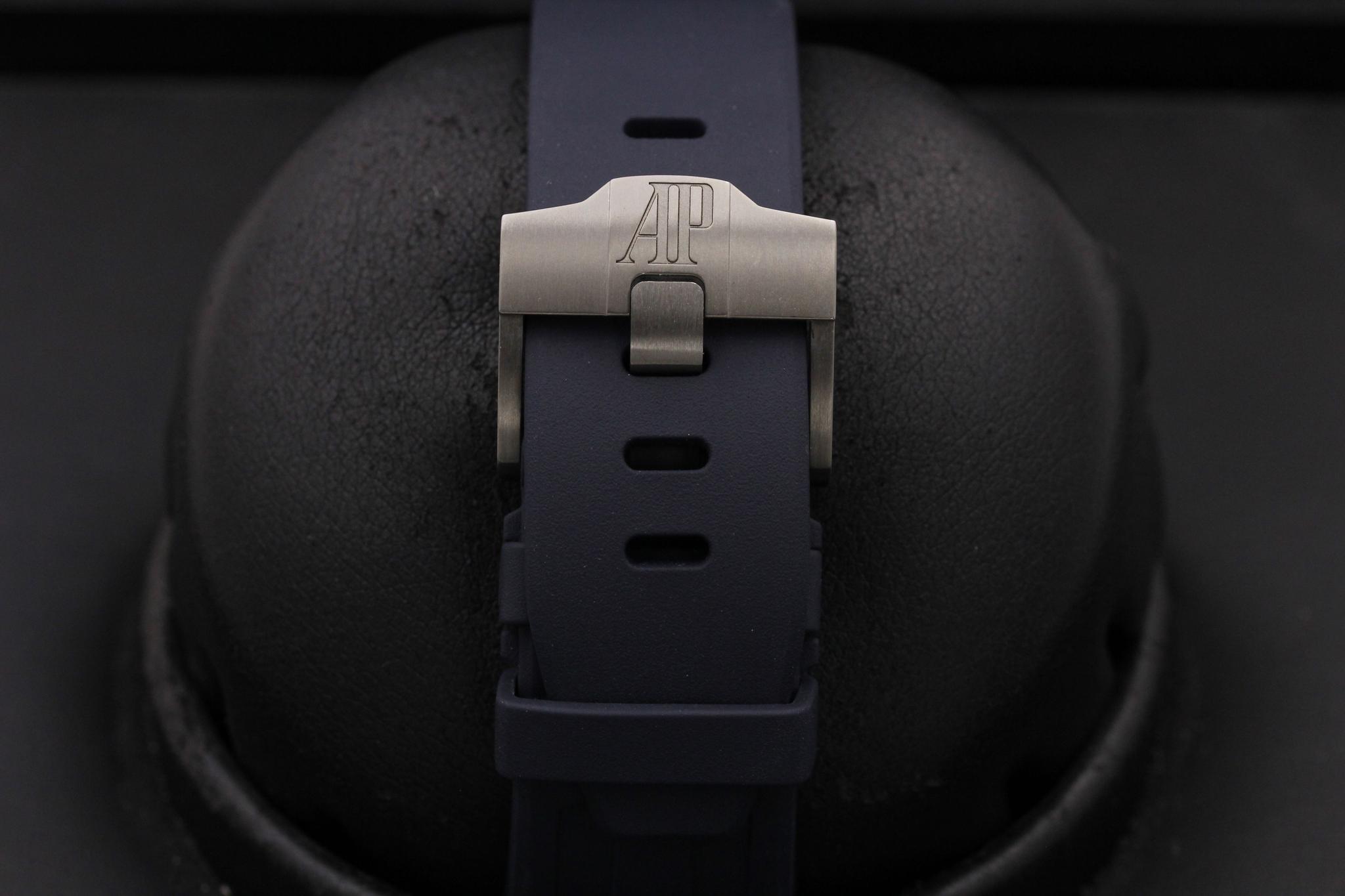 Watch Image 8