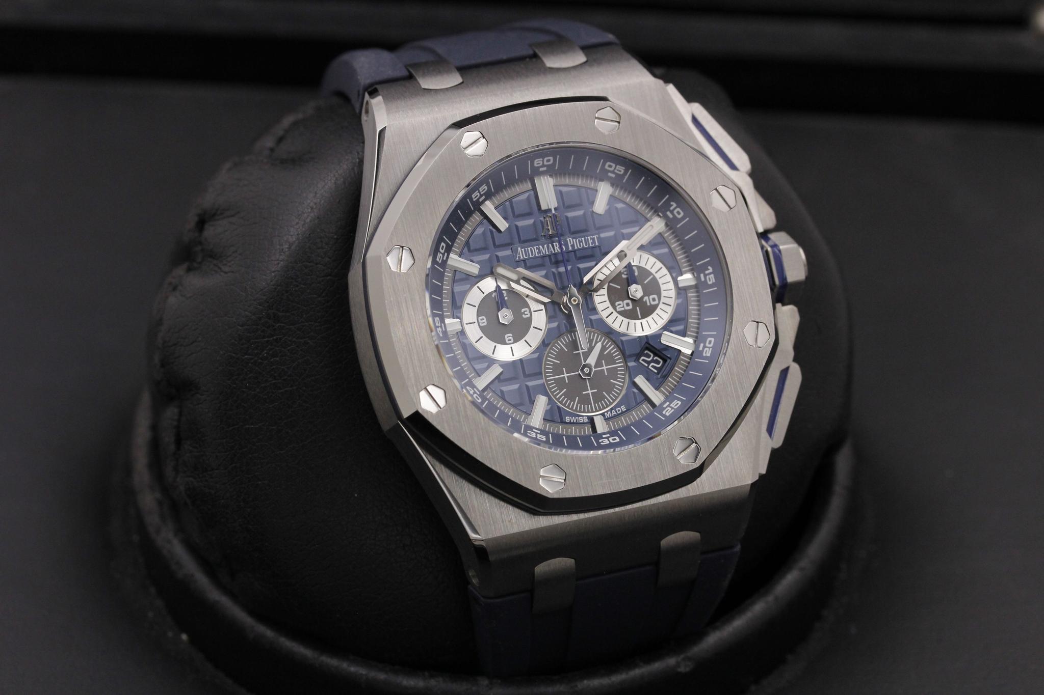 Watch Image 10