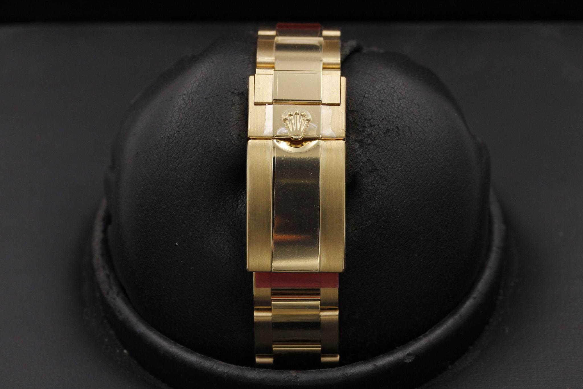 Watch Image 7