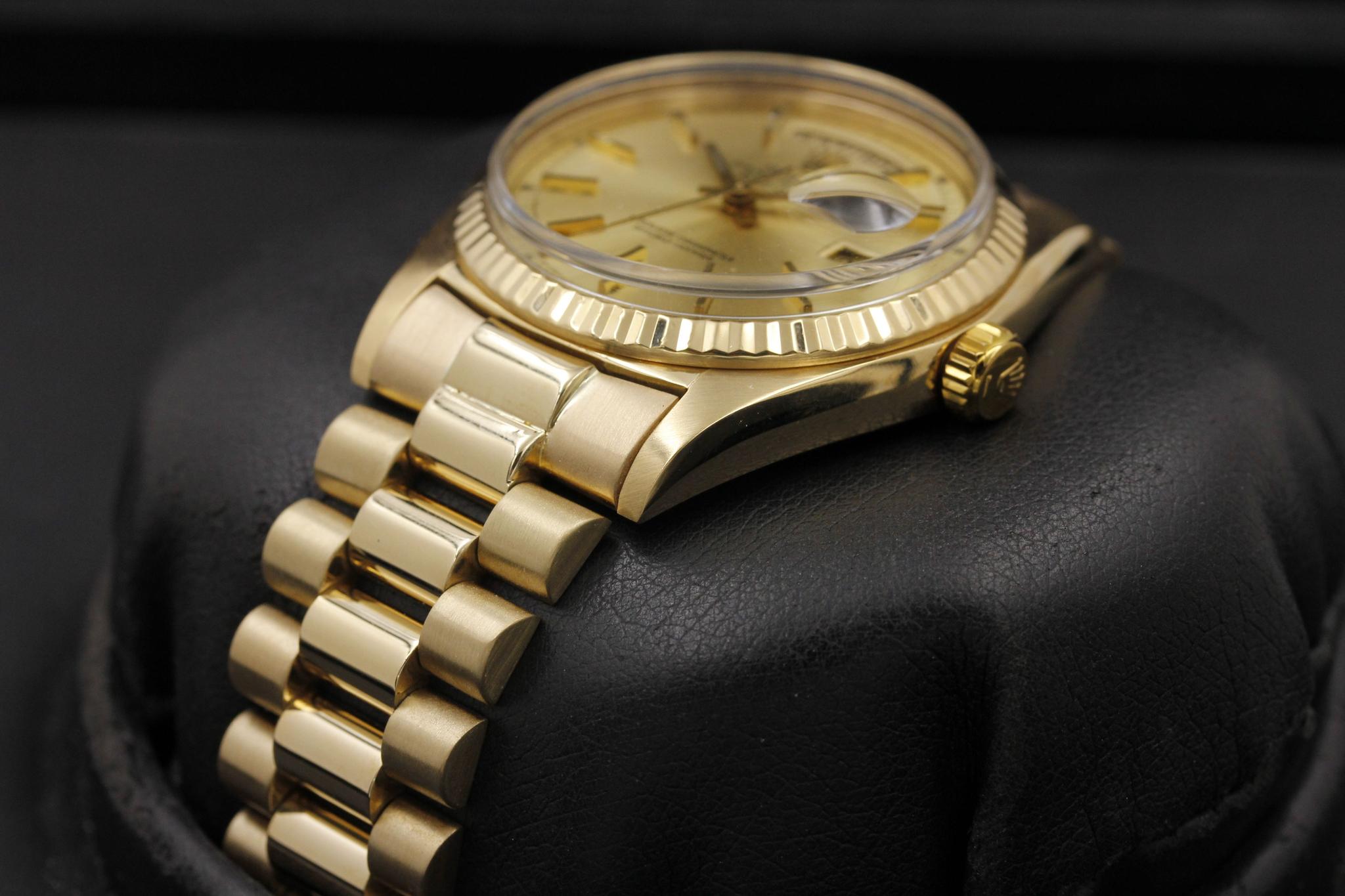 Watch Image 2