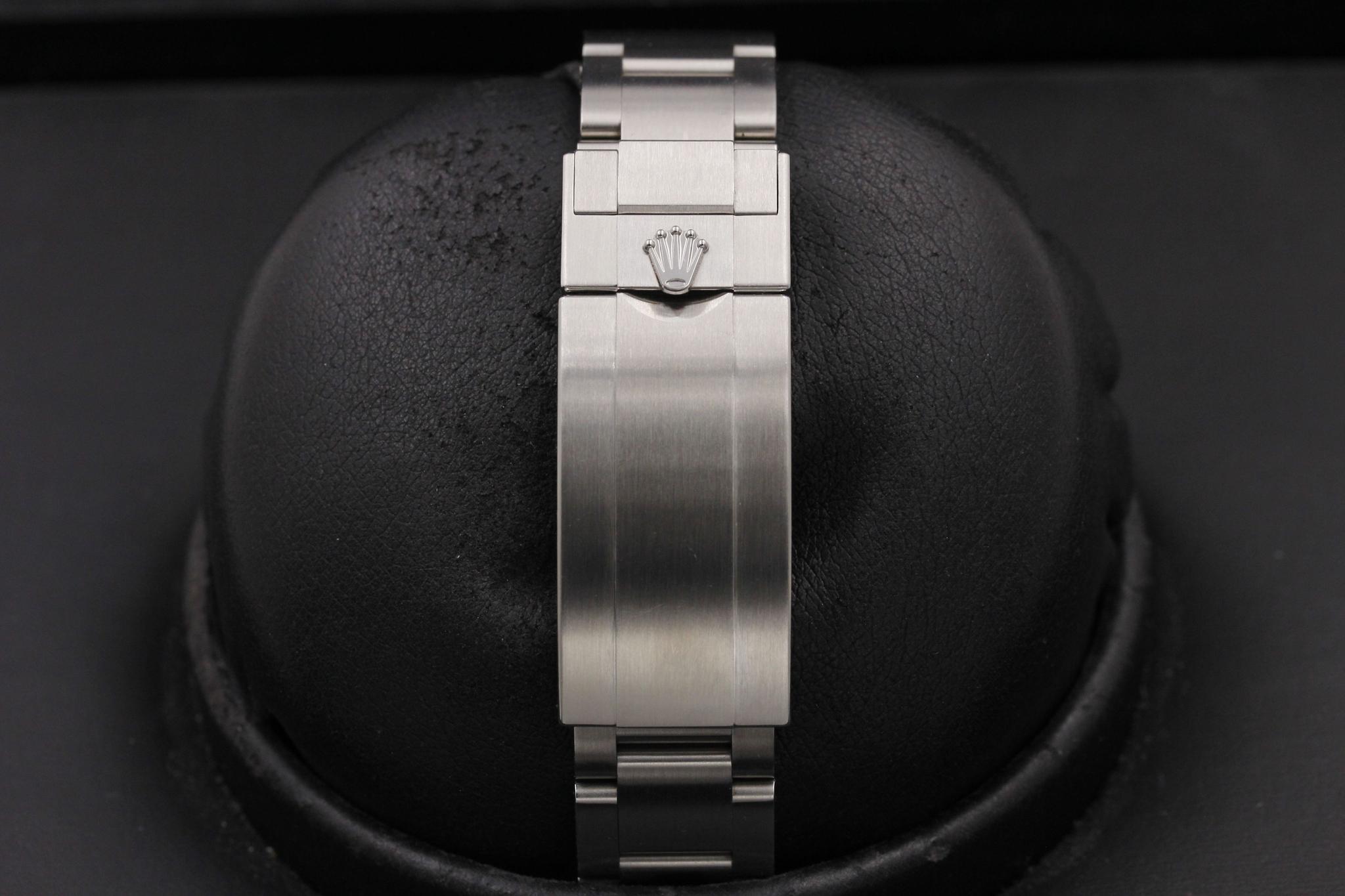 Watch Image 8