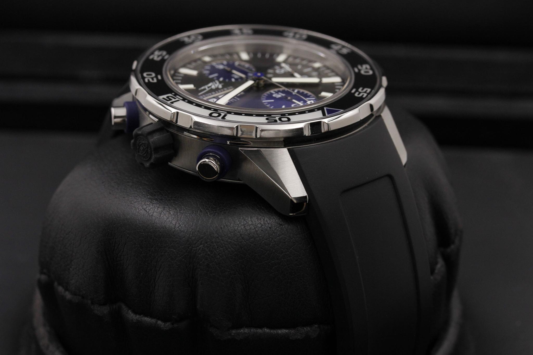 Watch Image 4
