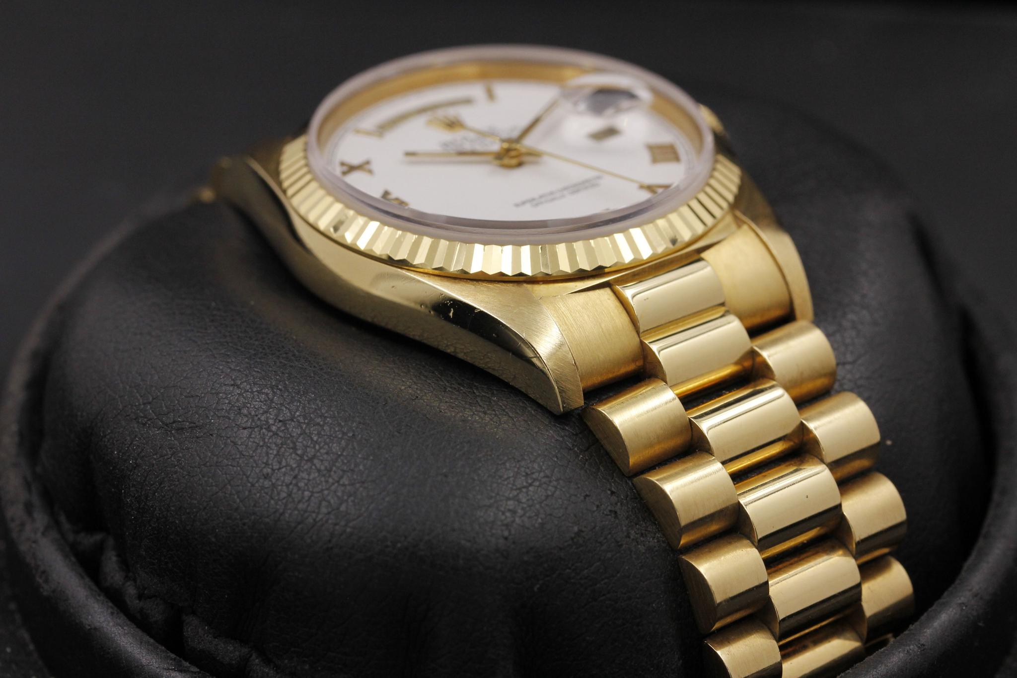 Watch Image 6