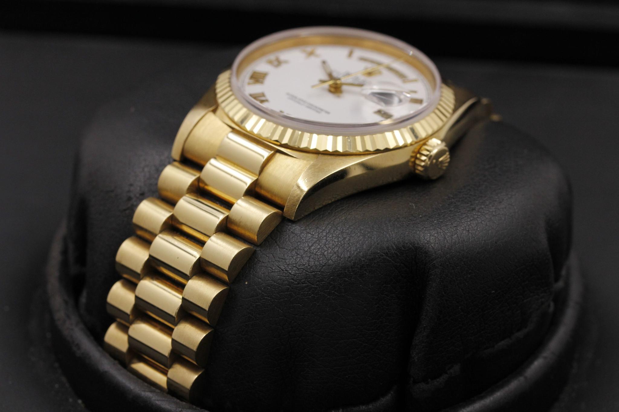 Watch Image 2