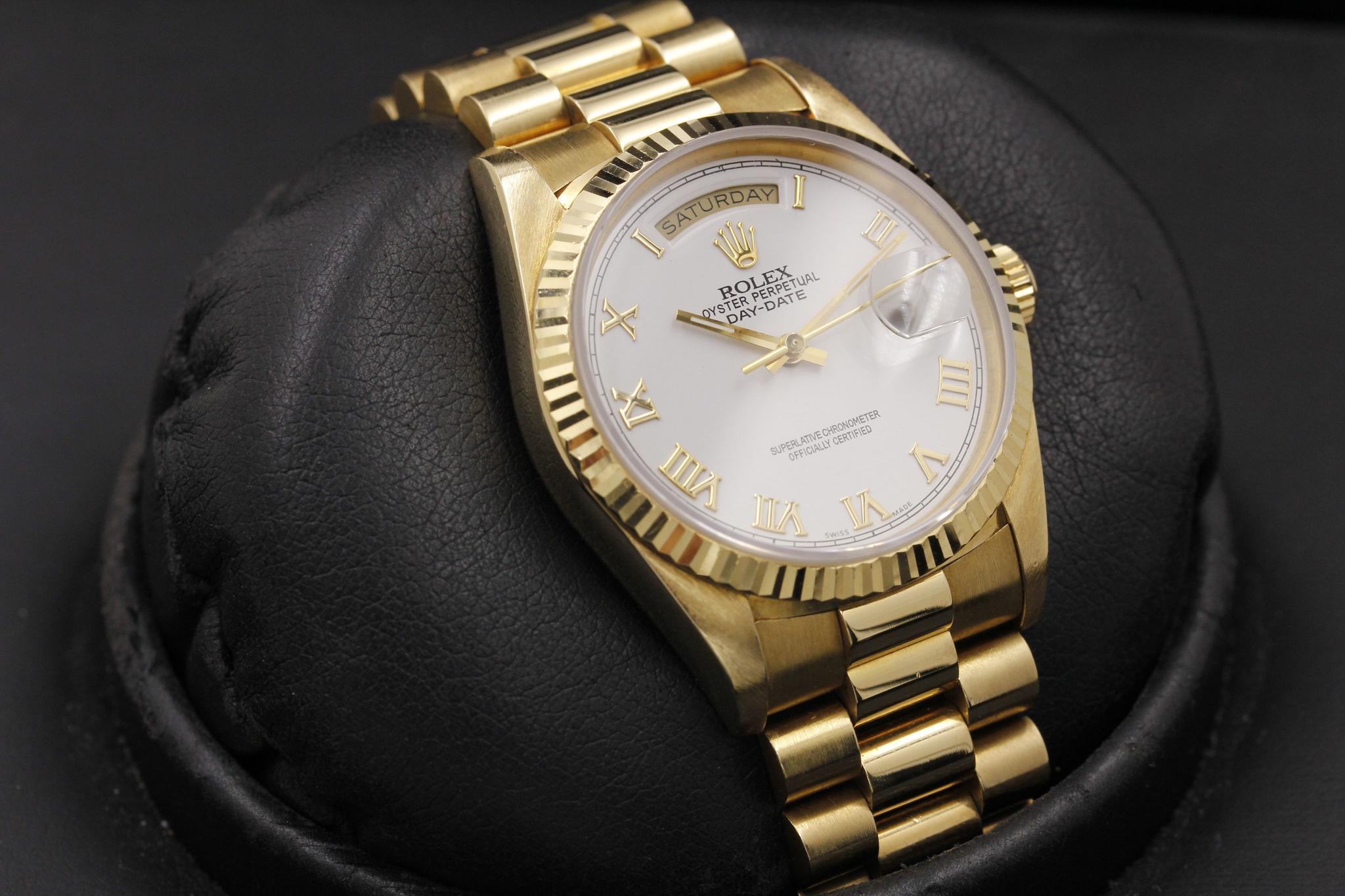 Watch Image 13