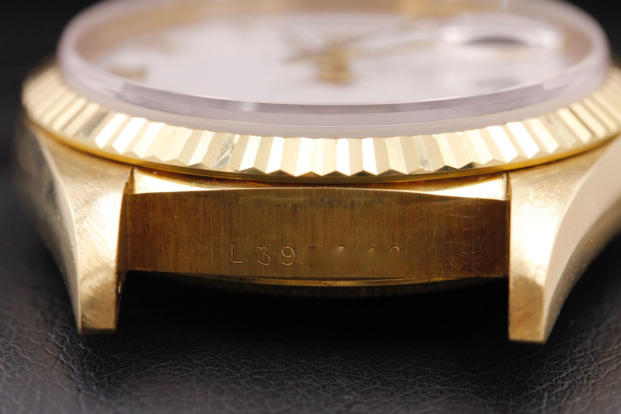 Watch Image 11