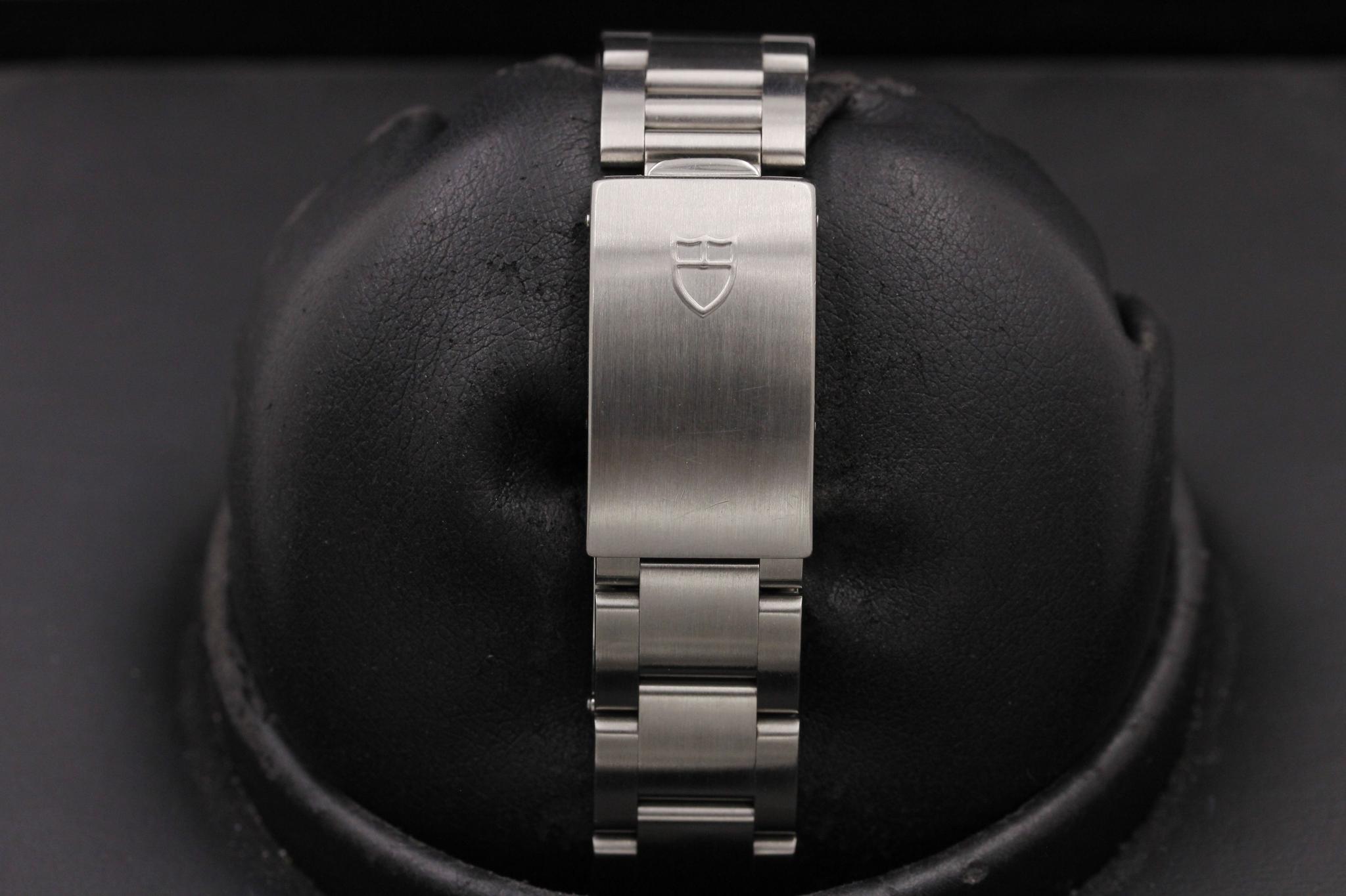 Watch Image 8