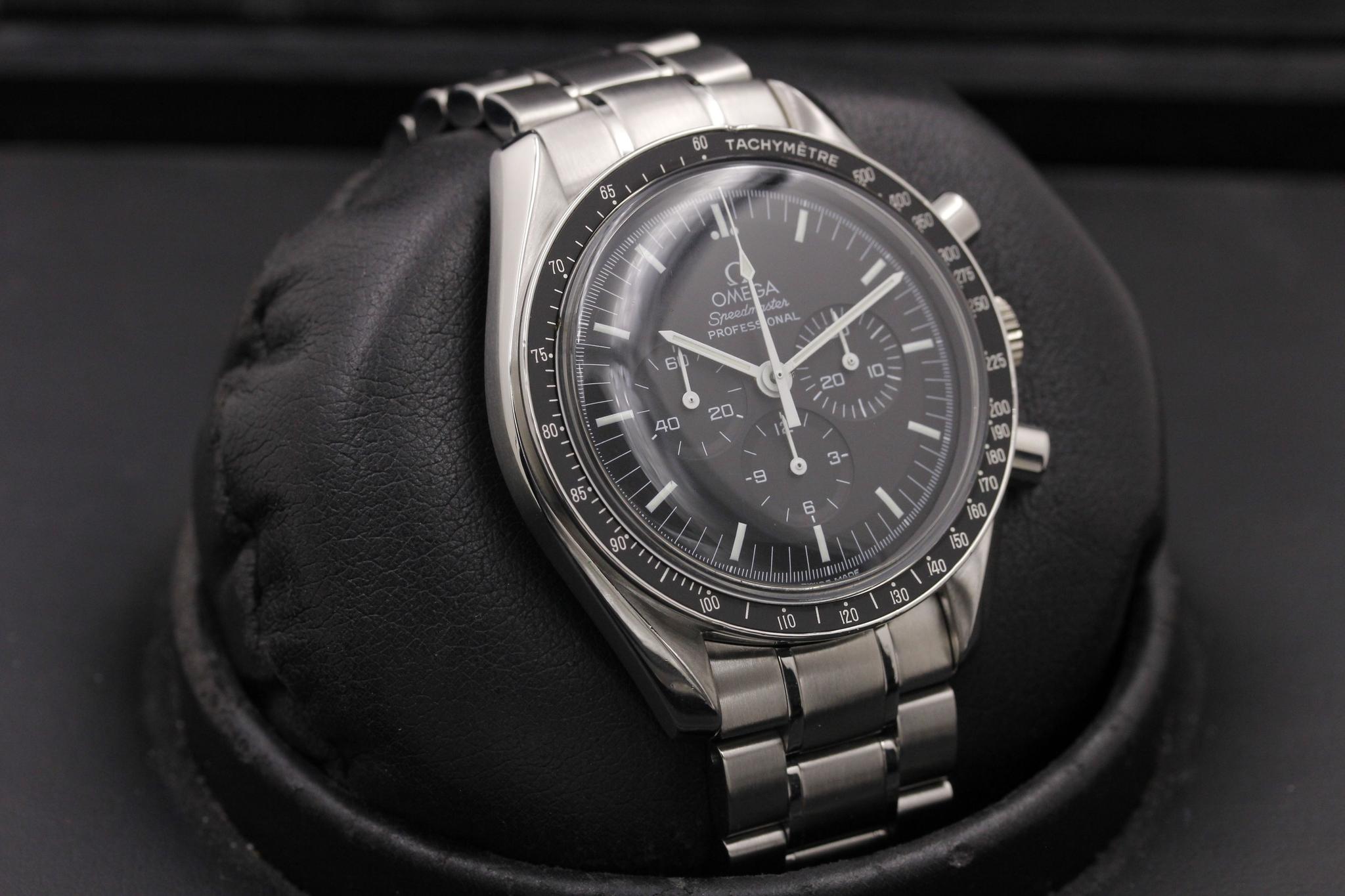 Watch Image 10