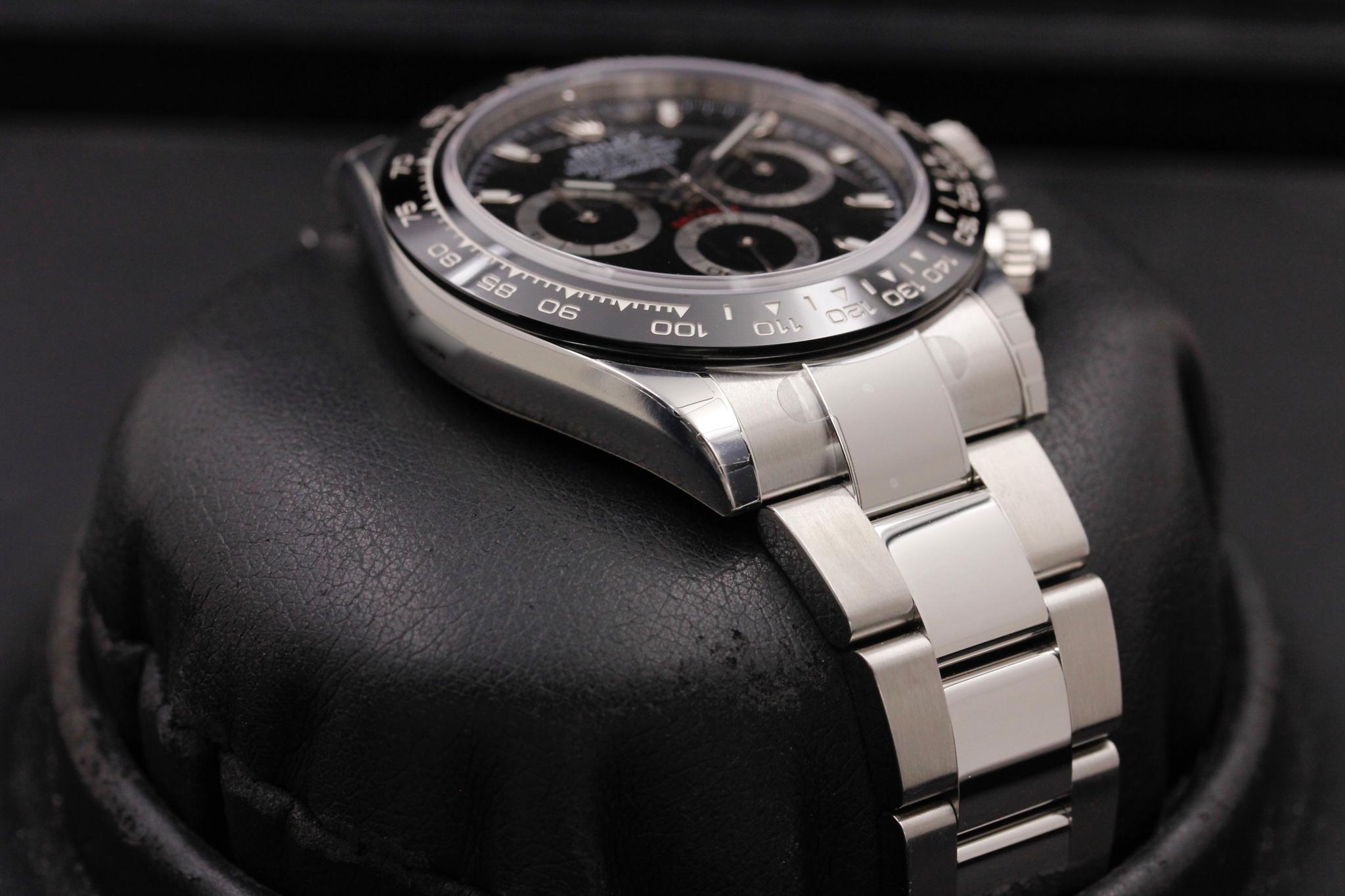 Watch Image 6