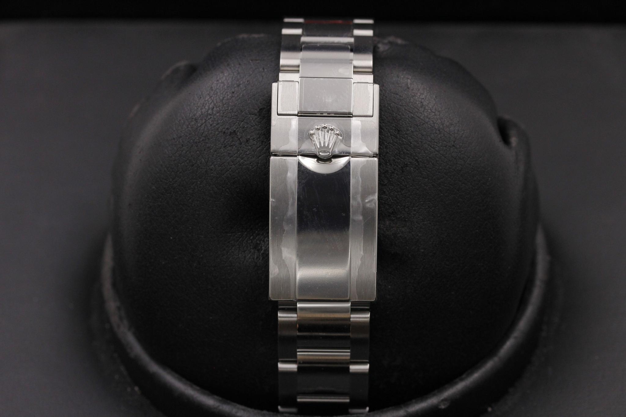 Watch Image 8