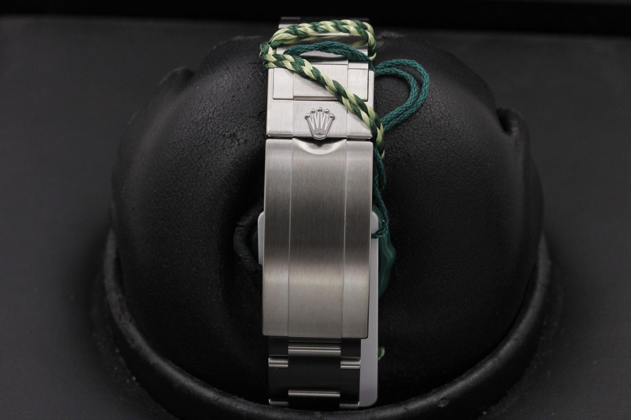 Watch Image 8