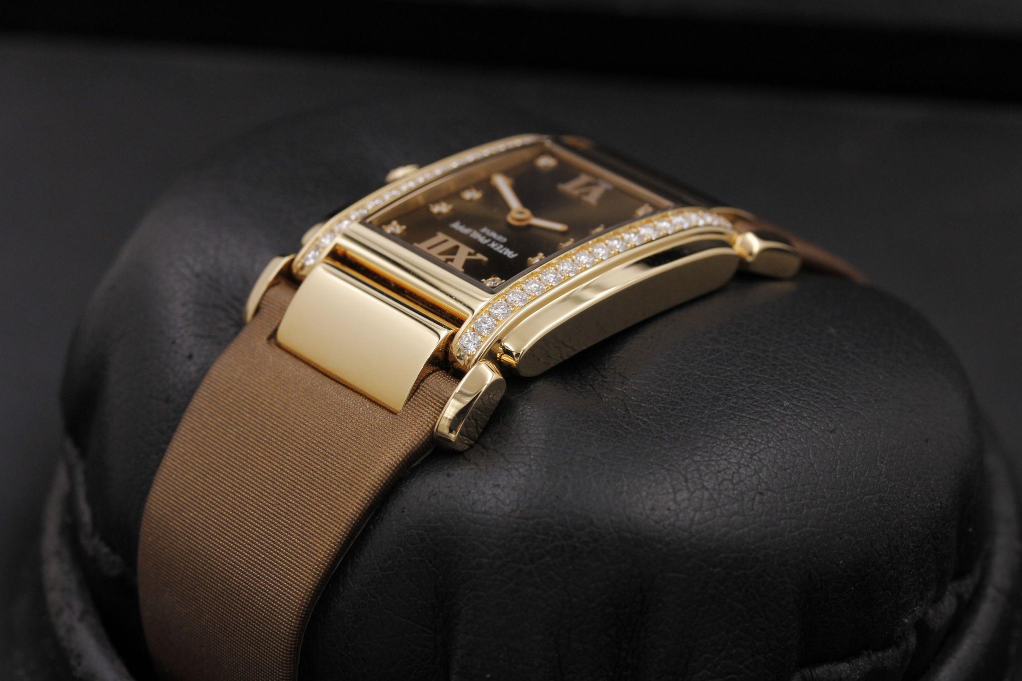 Watch Image 5
