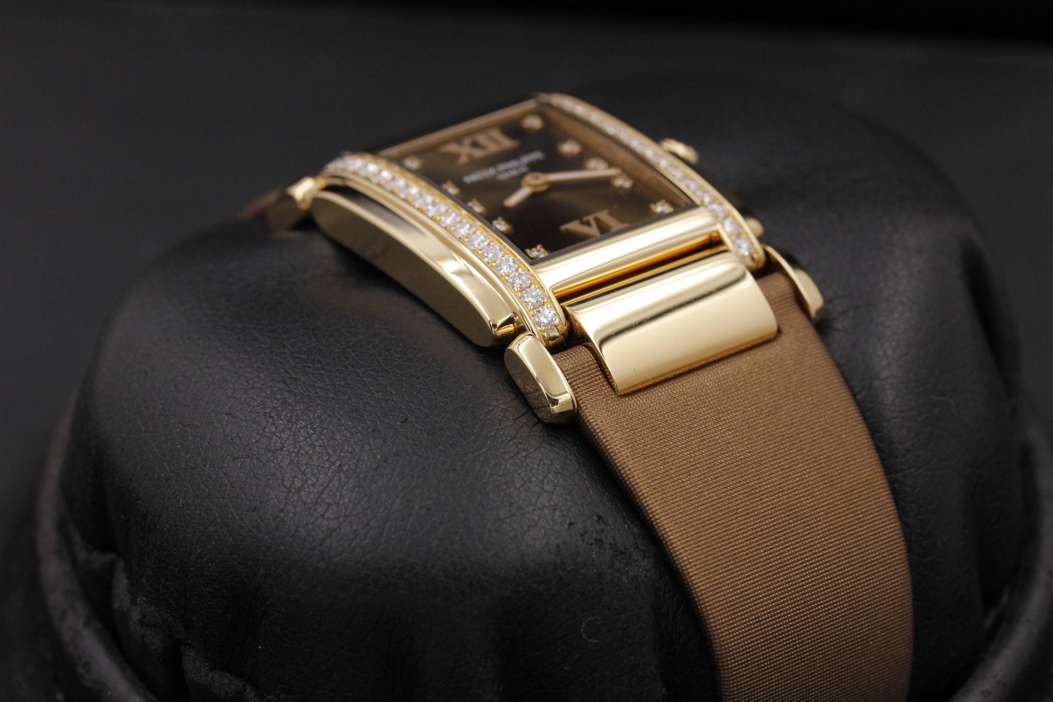 Watch Image 6