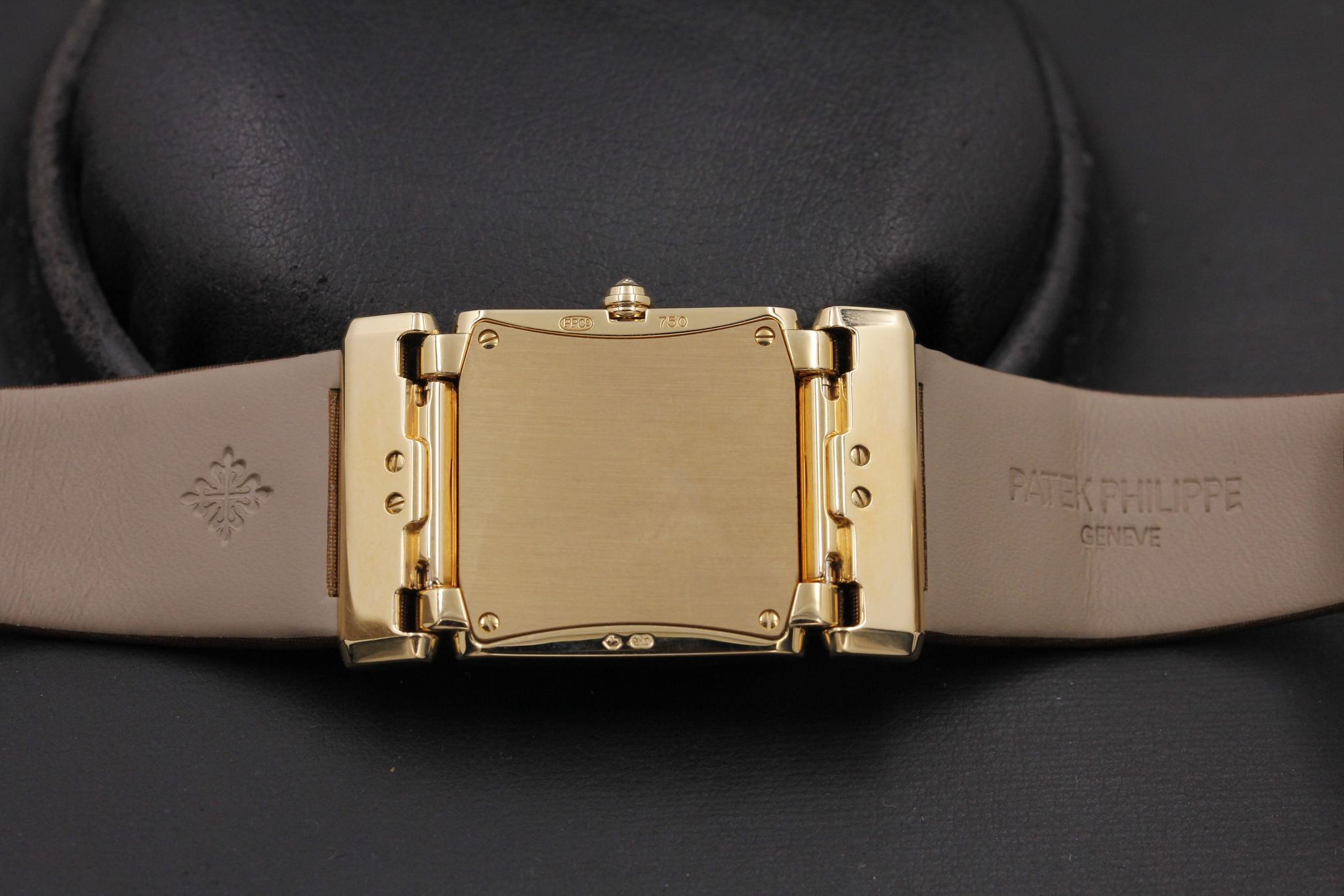 Watch Image 7