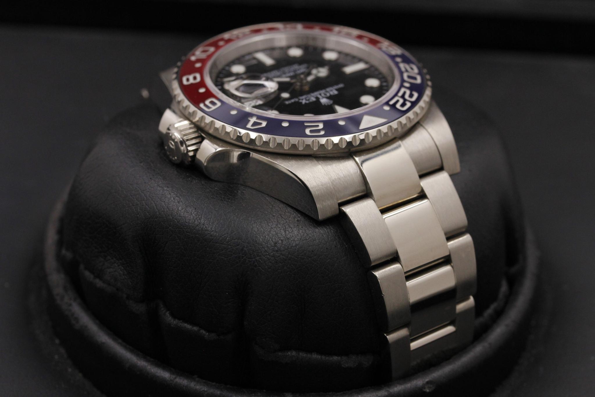 Watch Image 4