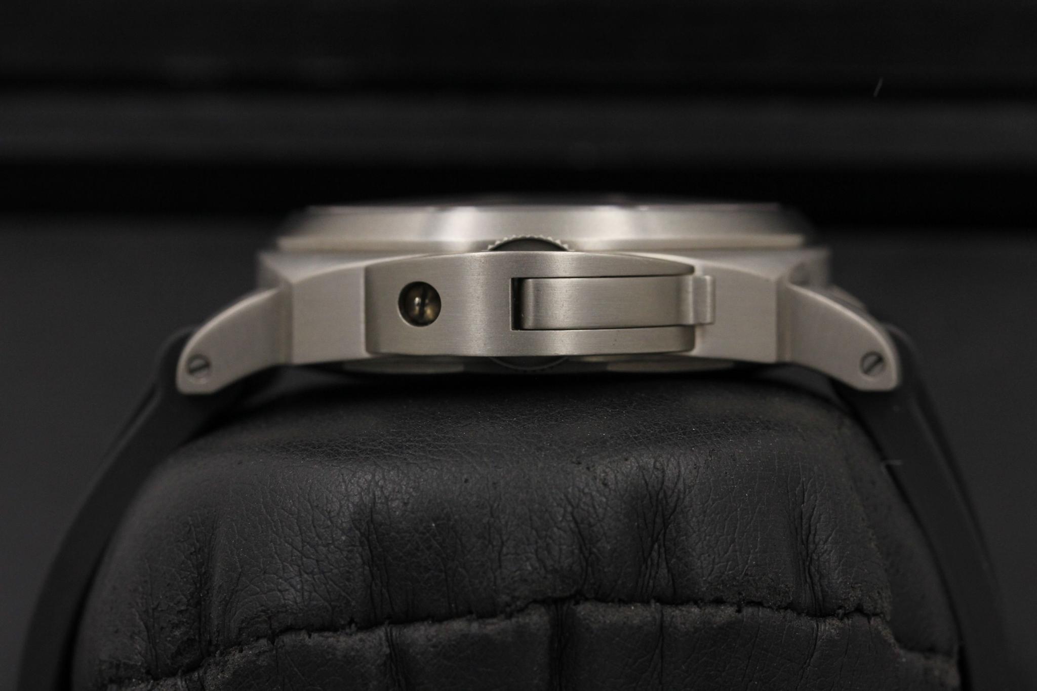 Watch Image 3