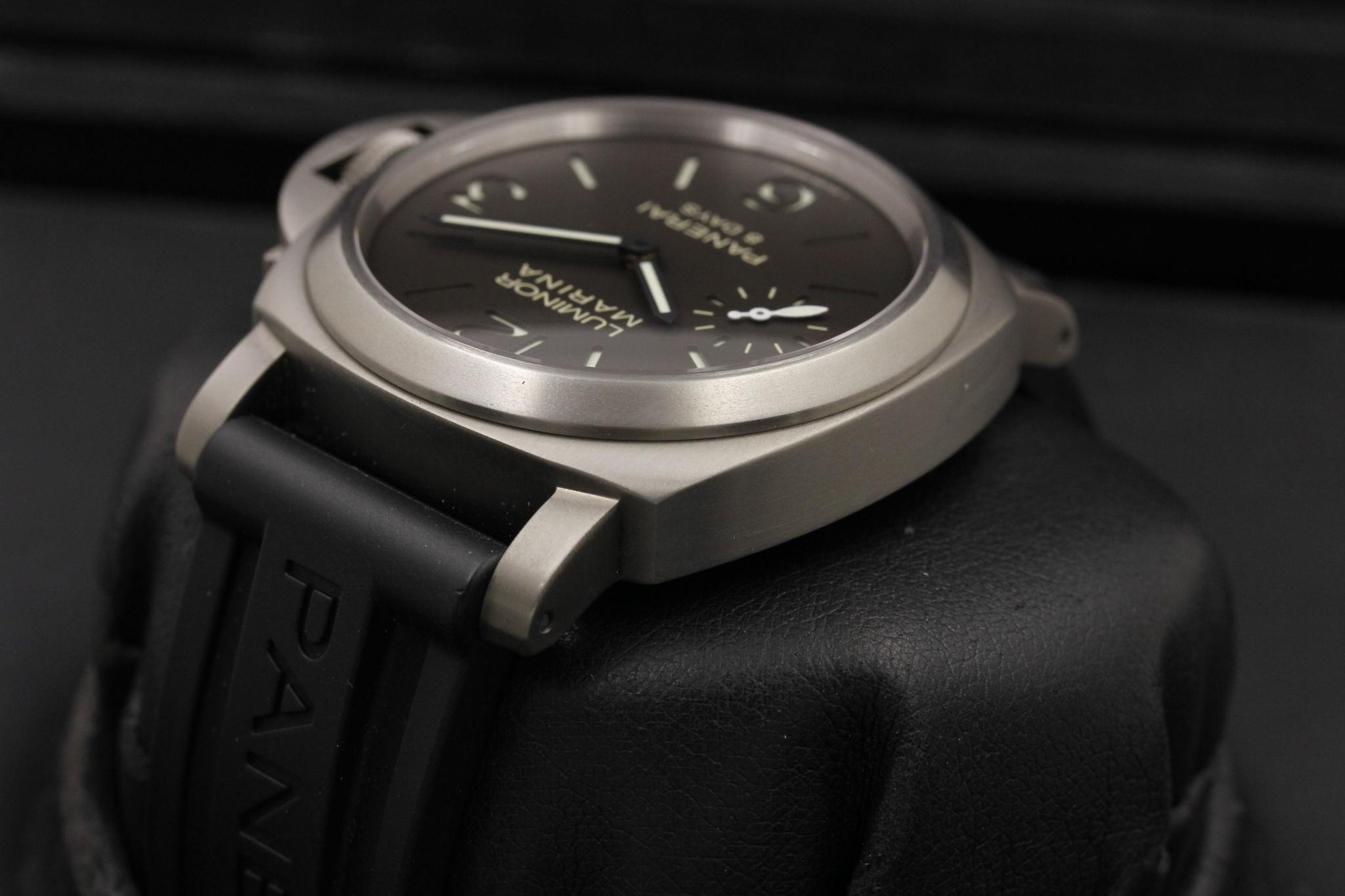 Watch Image 5