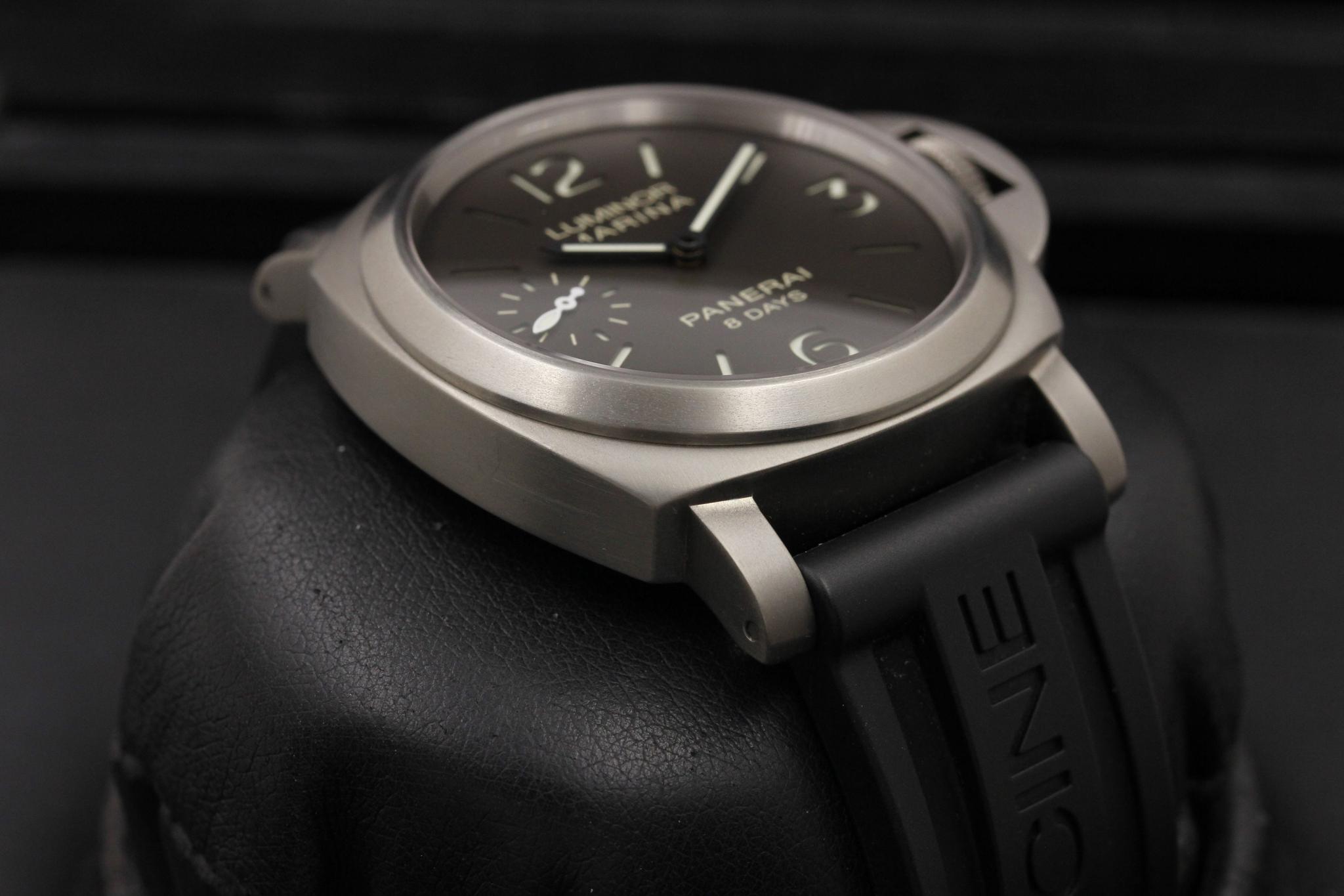 Watch Image 6