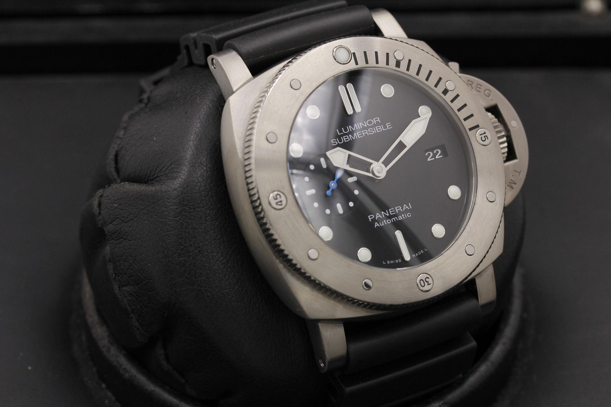 Watch Image 10