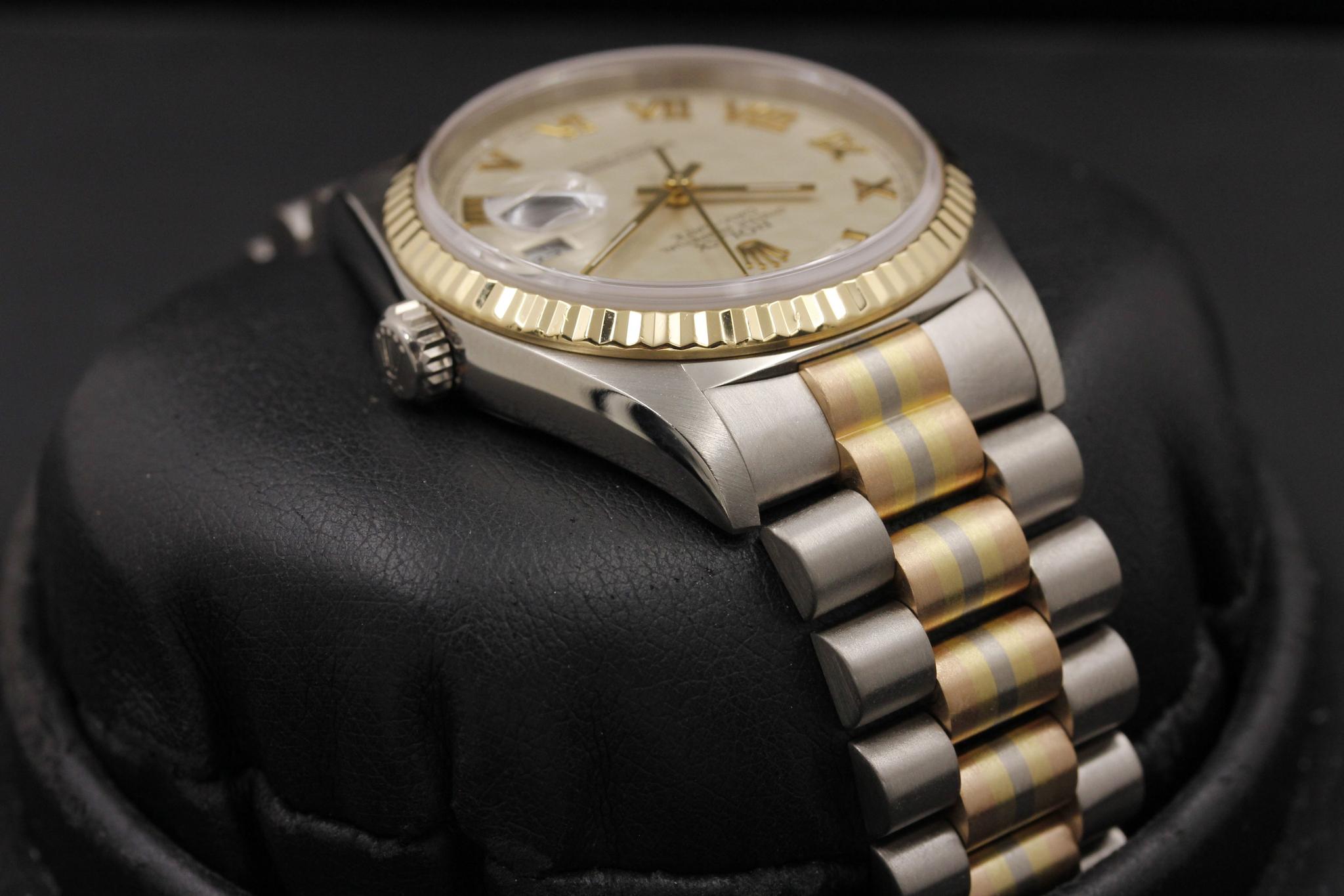 Watch Image 4