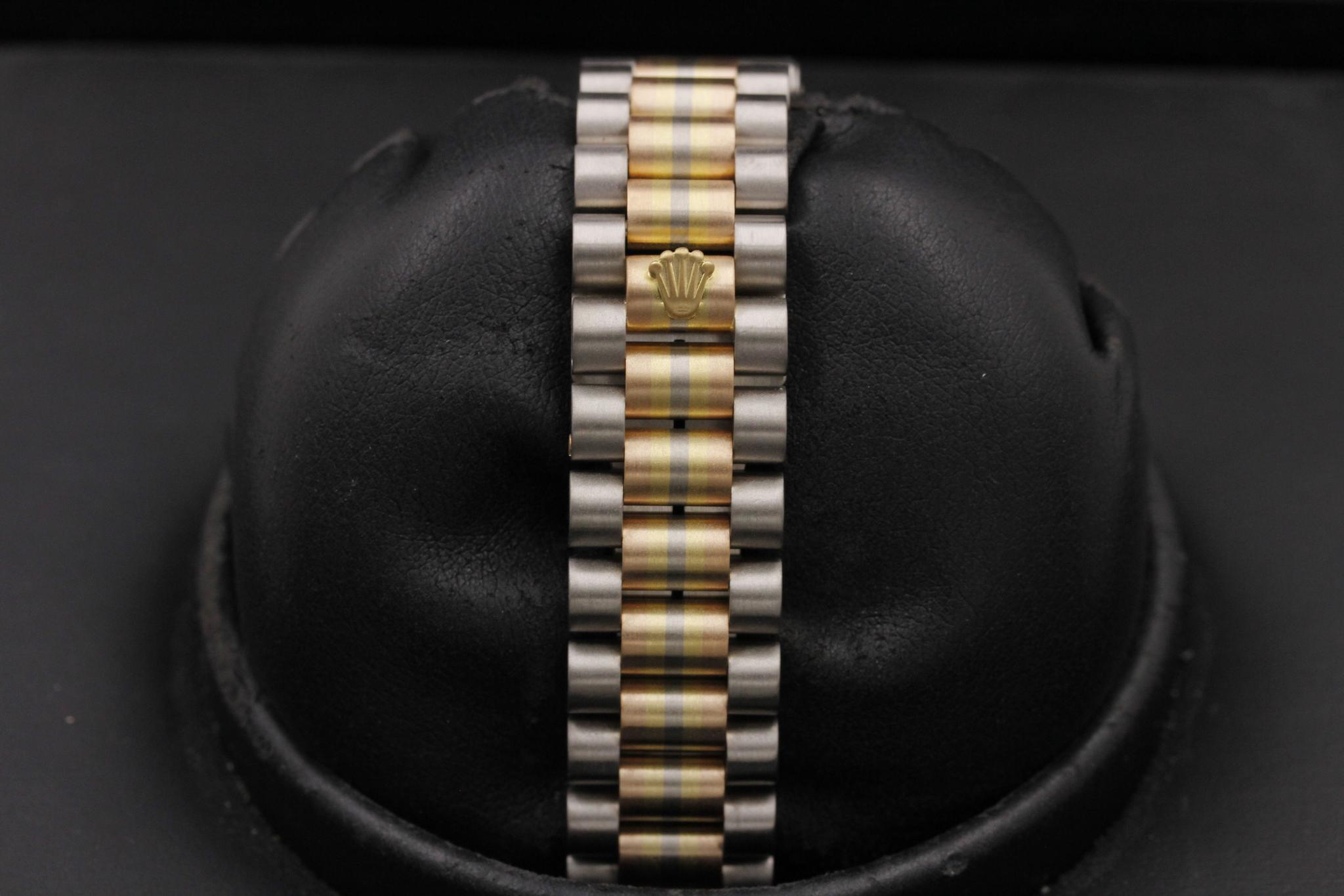 Watch Image 10