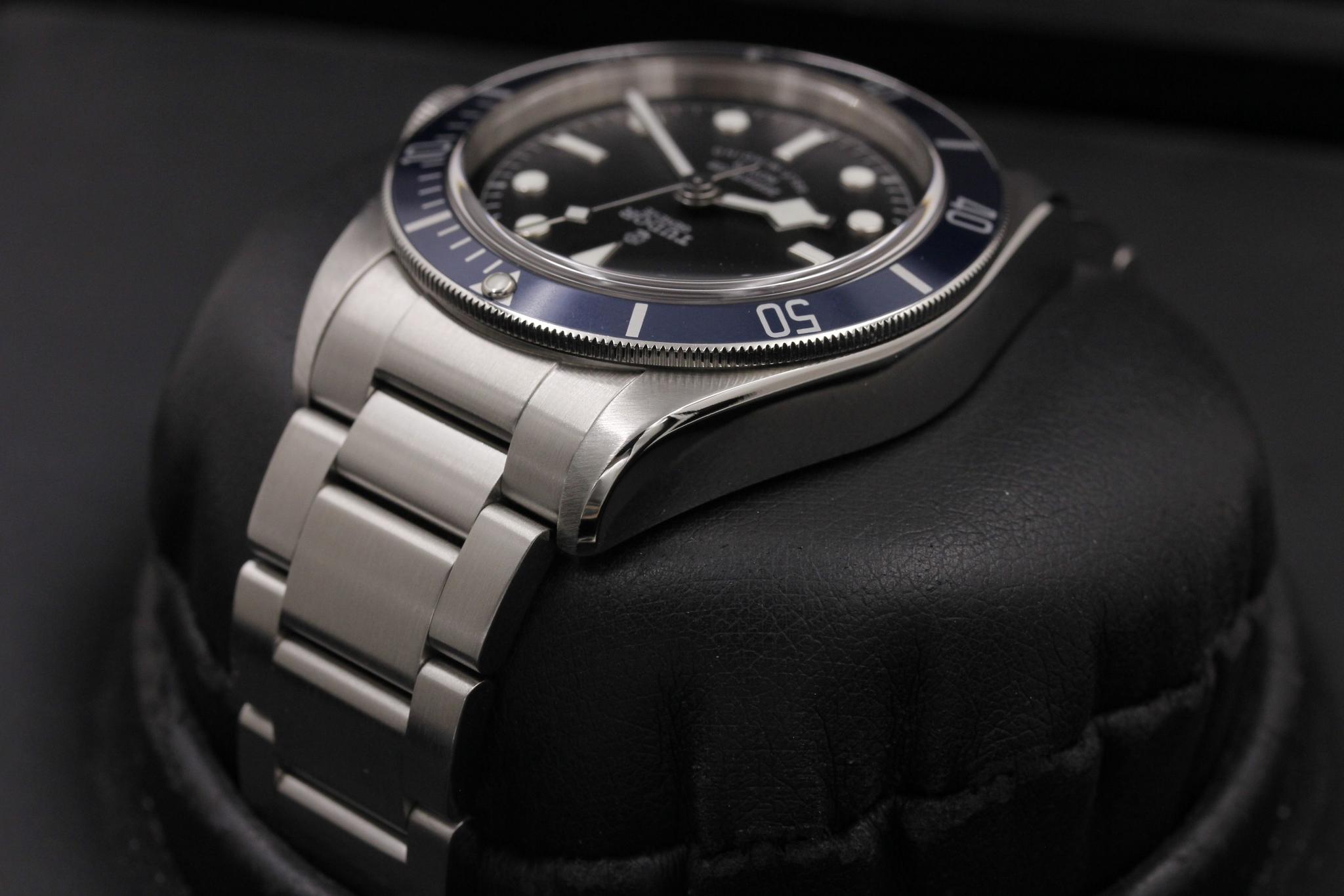 Watch Image 5